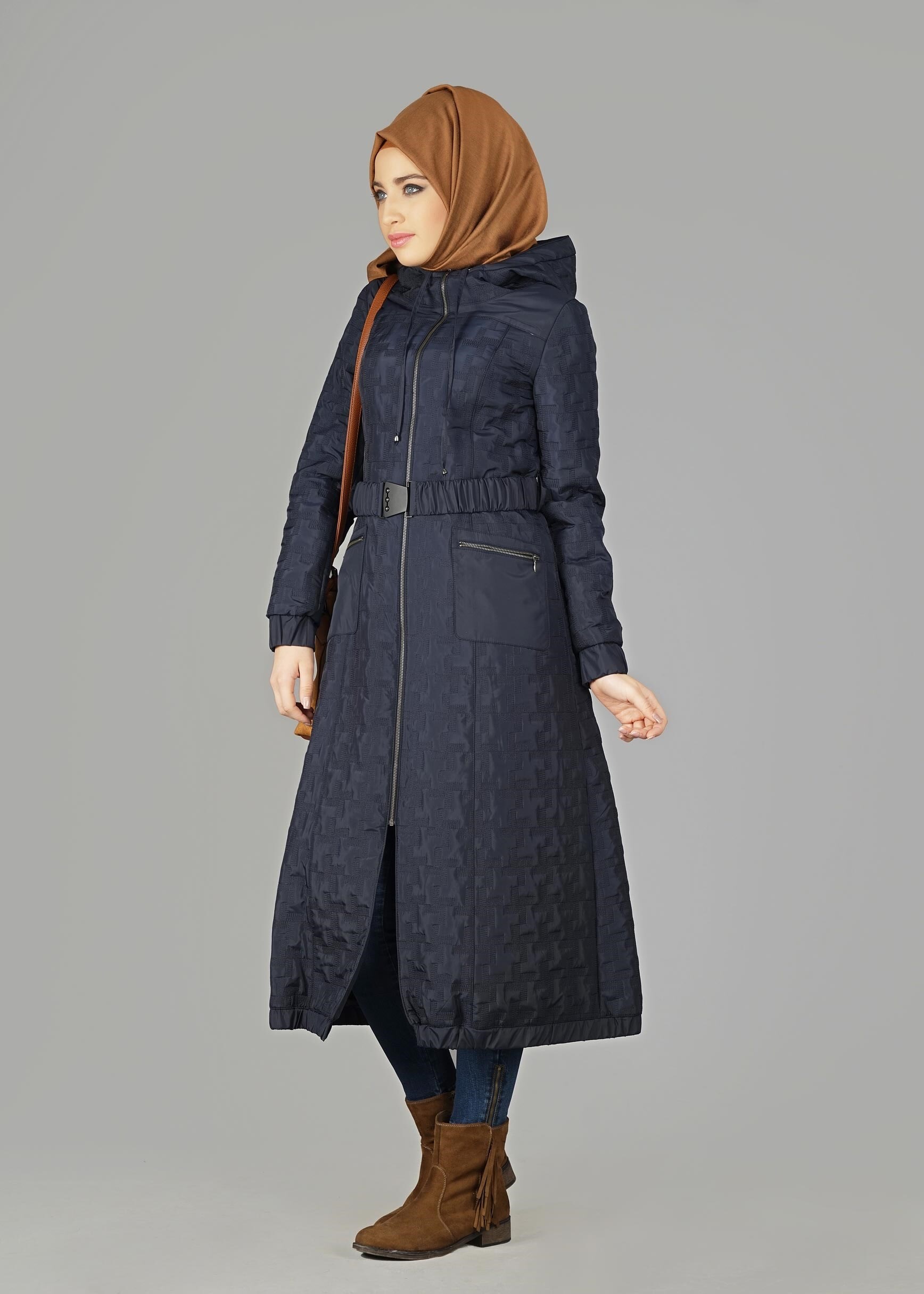 Tesettür giyim LACİVERT KEMERLİ KAPÜŞONLU KABAN 9600