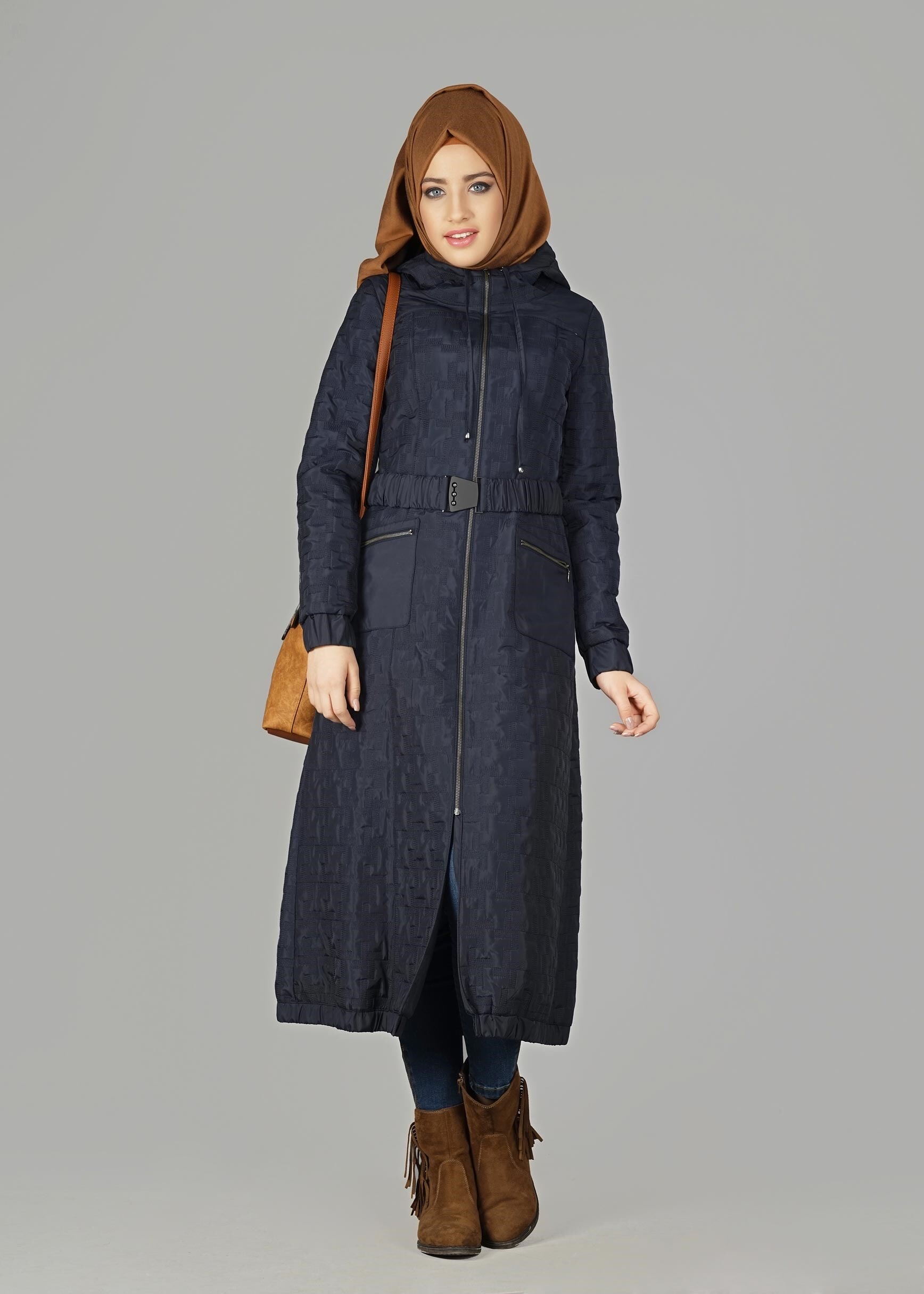 Tesettür giyim LACİVERT KEMERLİ KAPÜŞONLU KABAN 9600