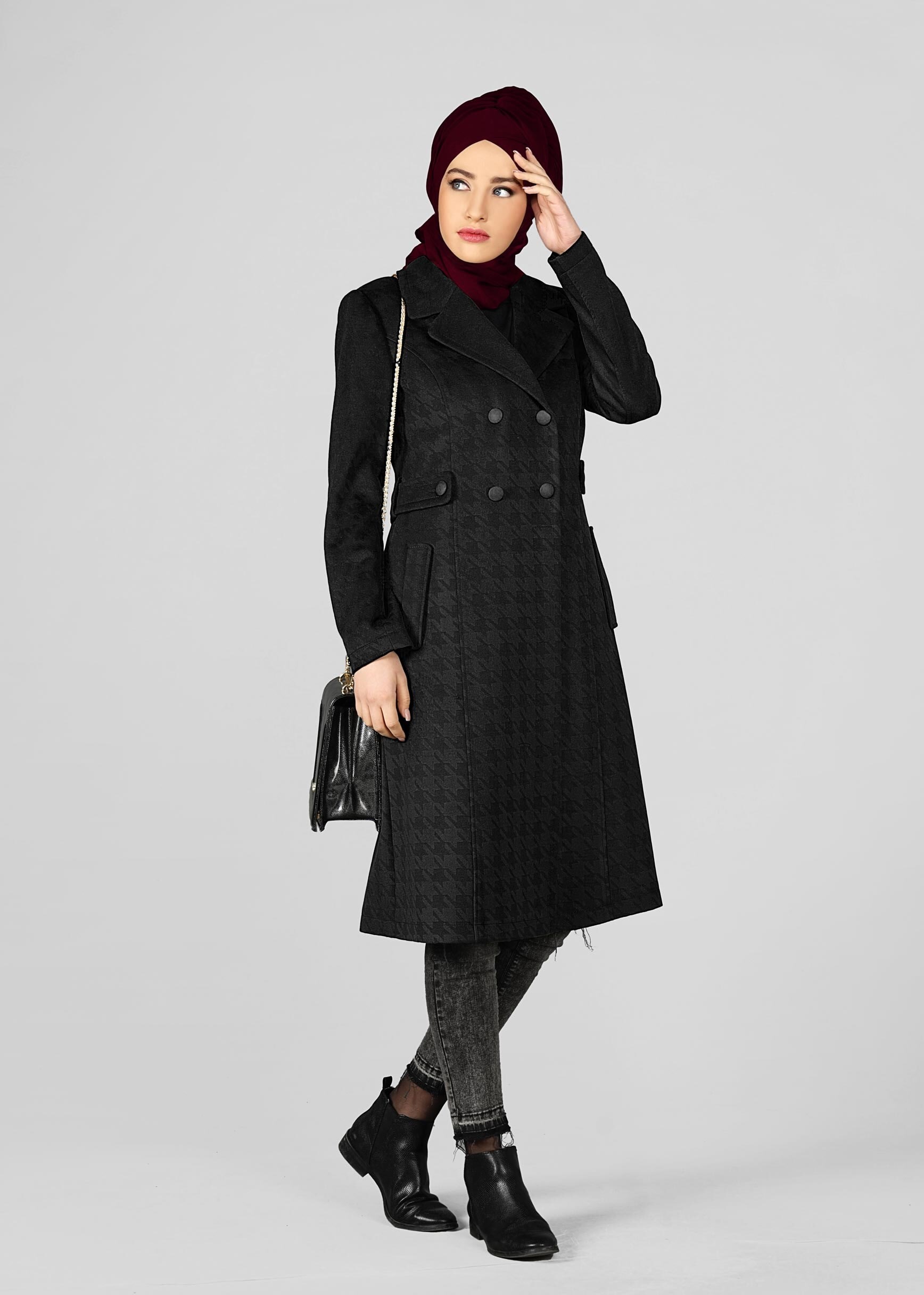 Tesettür giyim SİYAH KRUVAZE YAKA DÜĞMELİ KABAN 9607