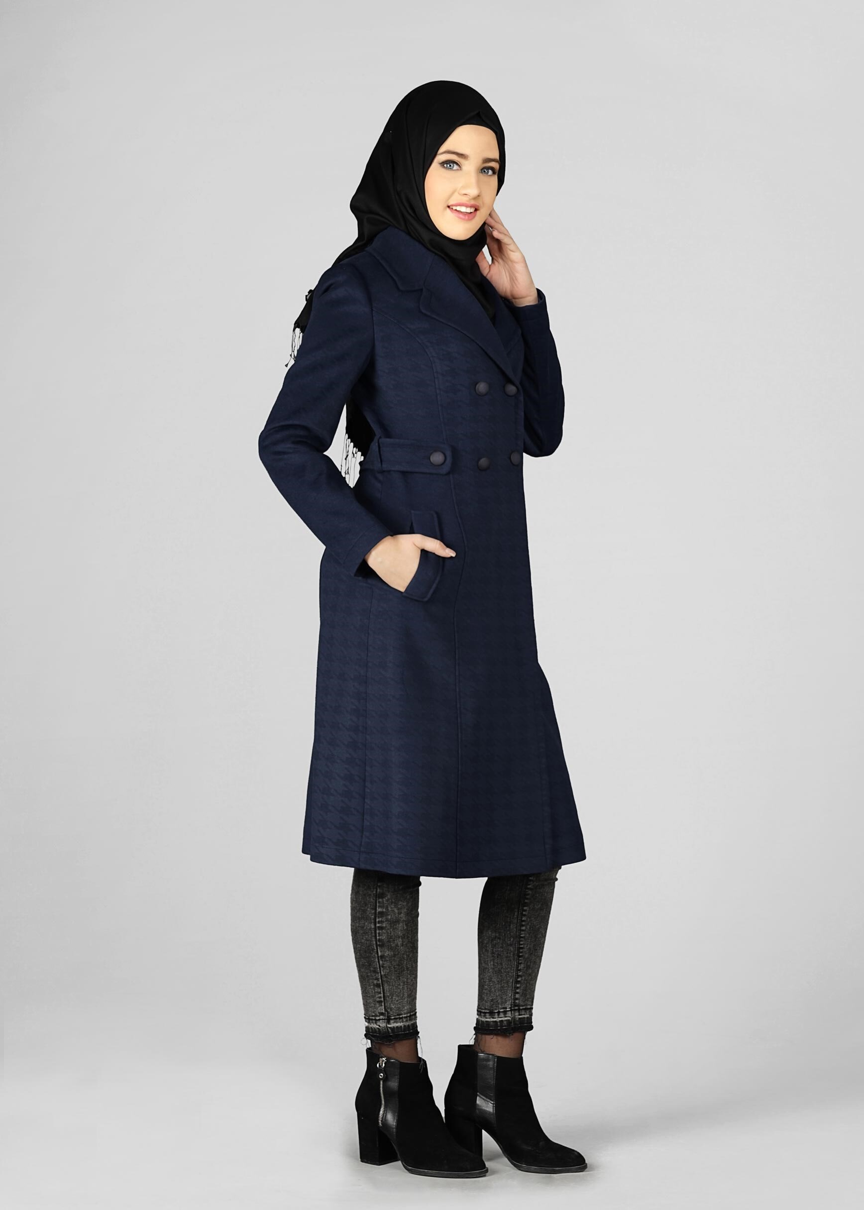 Tesettür giyim LACİVERT KRUVAZE YAKA DÜĞMELİ KABAN 9607