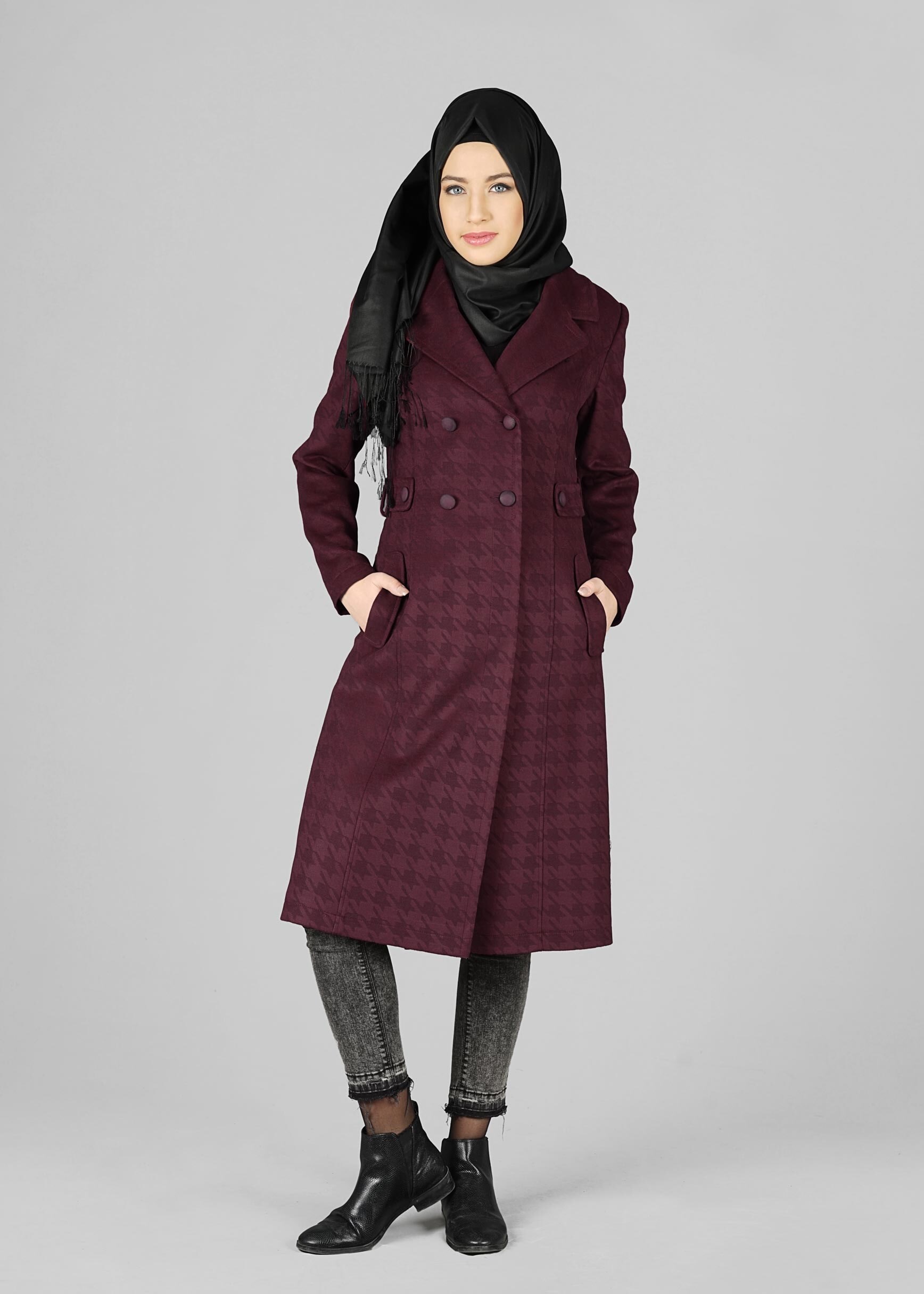 Tesettür giyim MÜRDÜM KRUVAZE YAKA DÜĞMELİ KABAN 9607