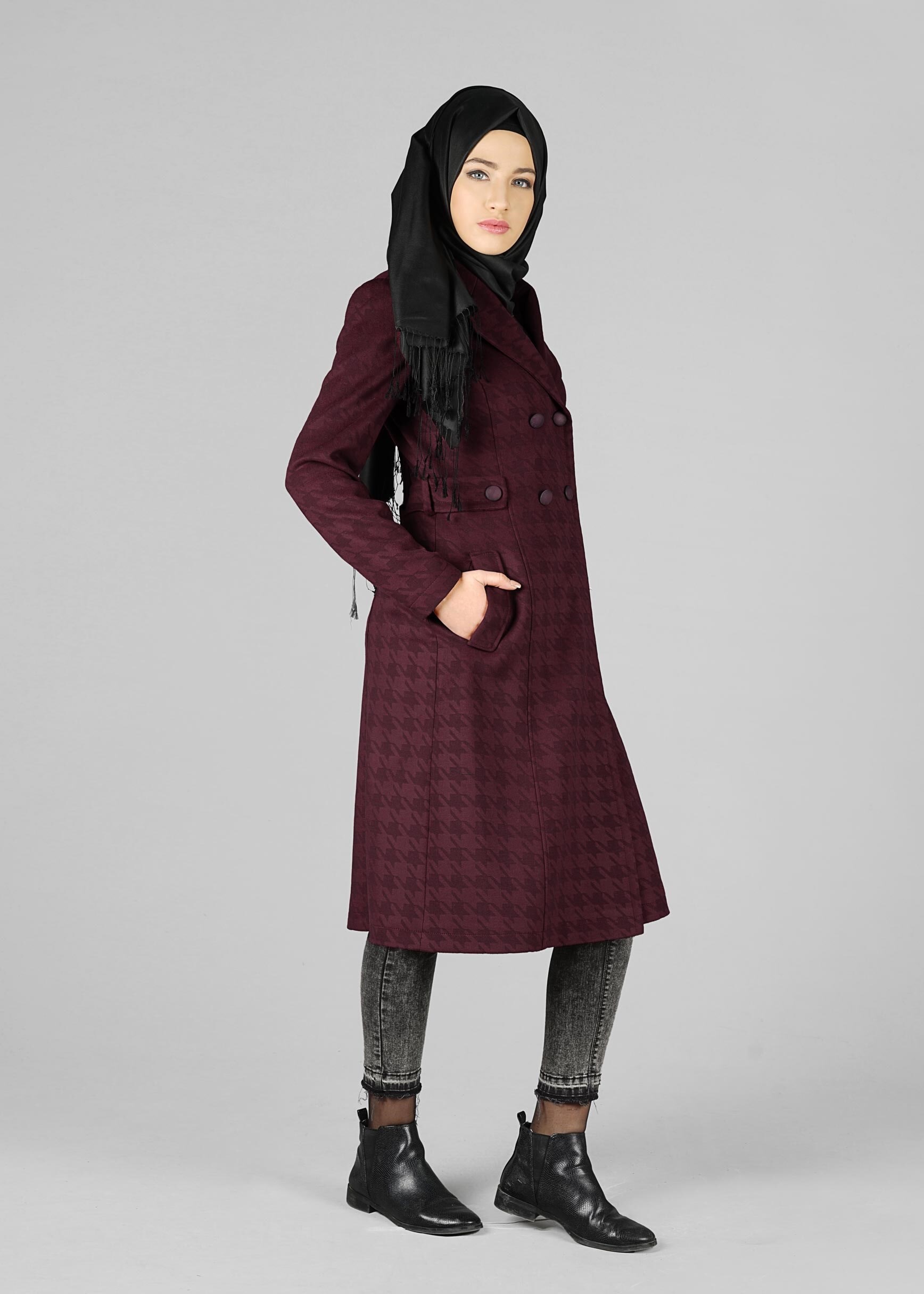 Tesettür giyim MÜRDÜM KRUVAZE YAKA DÜĞMELİ KABAN 9607