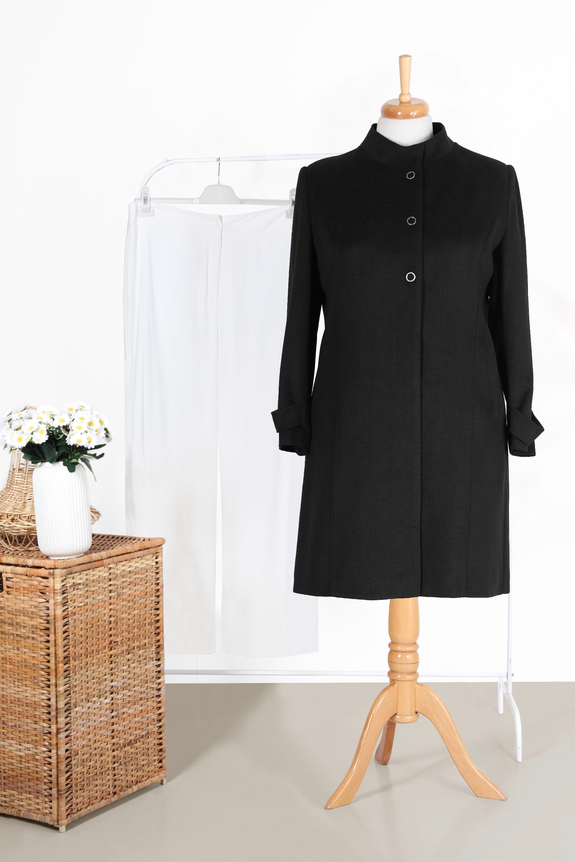 Tesettür giyim SİYAH HAKİM YAKA KENDİNDEN DESENLİ KABAN 9610 