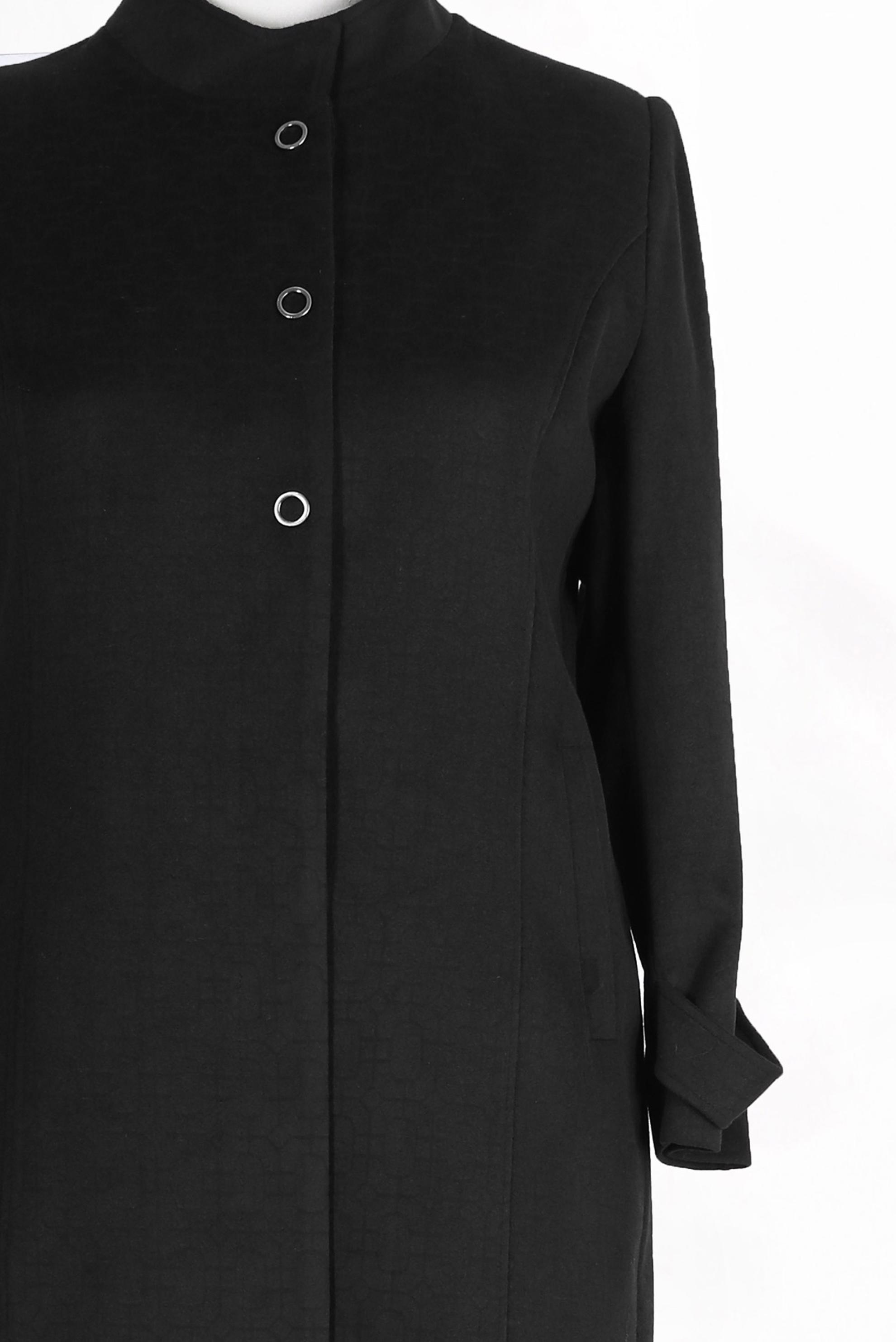 Tesettür giyim SİYAH HAKİM YAKA KENDİNDEN DESENLİ KABAN 9610 