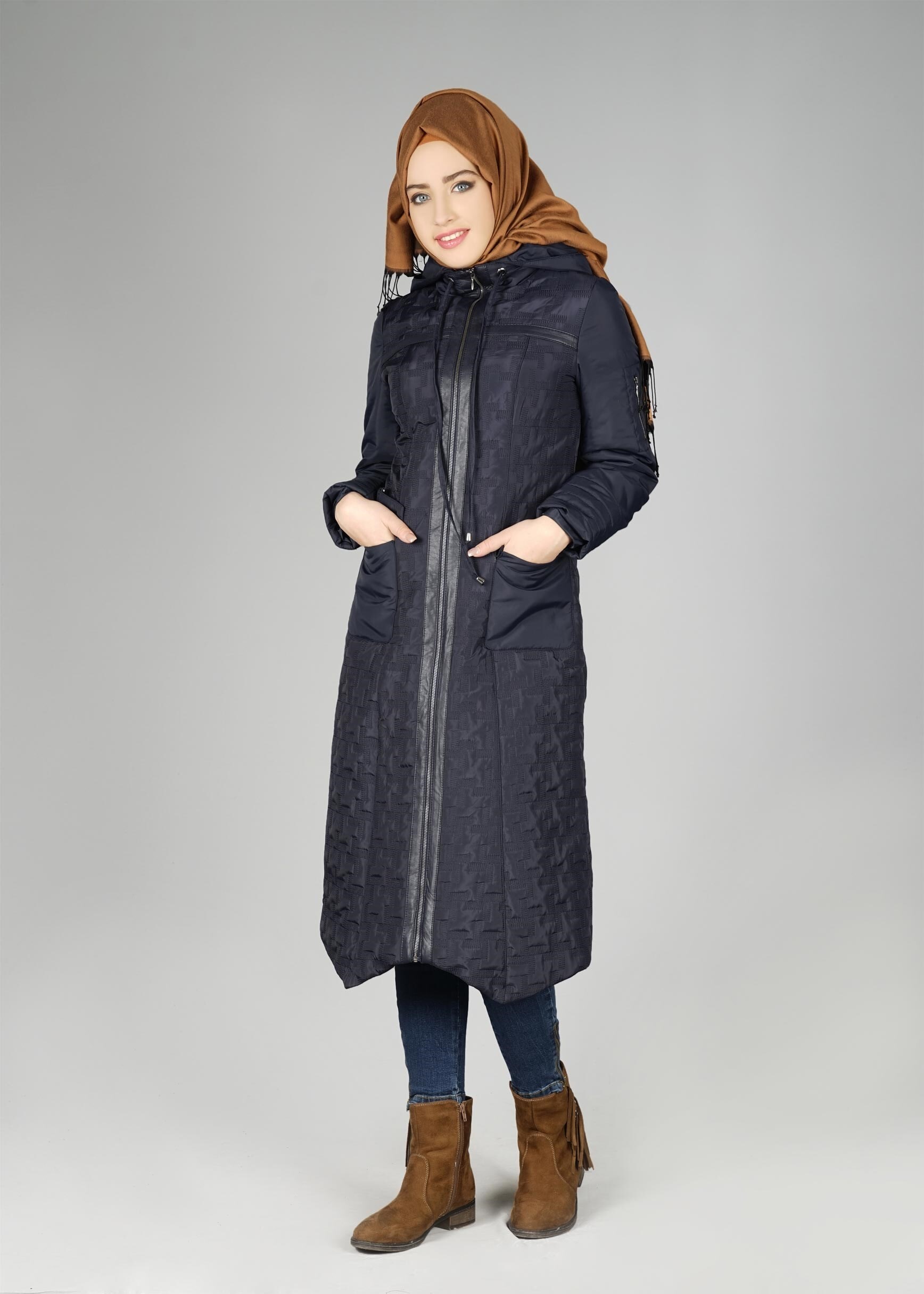 Tesettür giyim LACİVERT KAPÜŞONLU FERMUARLI KABAN 9612