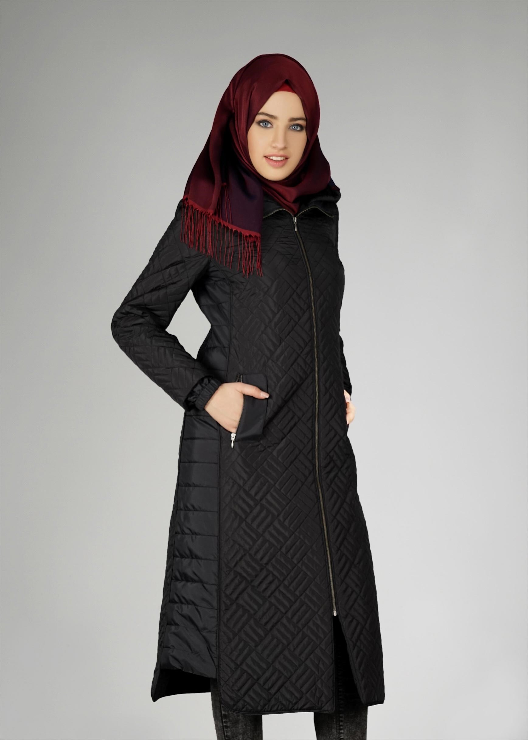 Tesettür giyim SİYAH KAPÜŞONLU FERMUARLI KABAN 9613