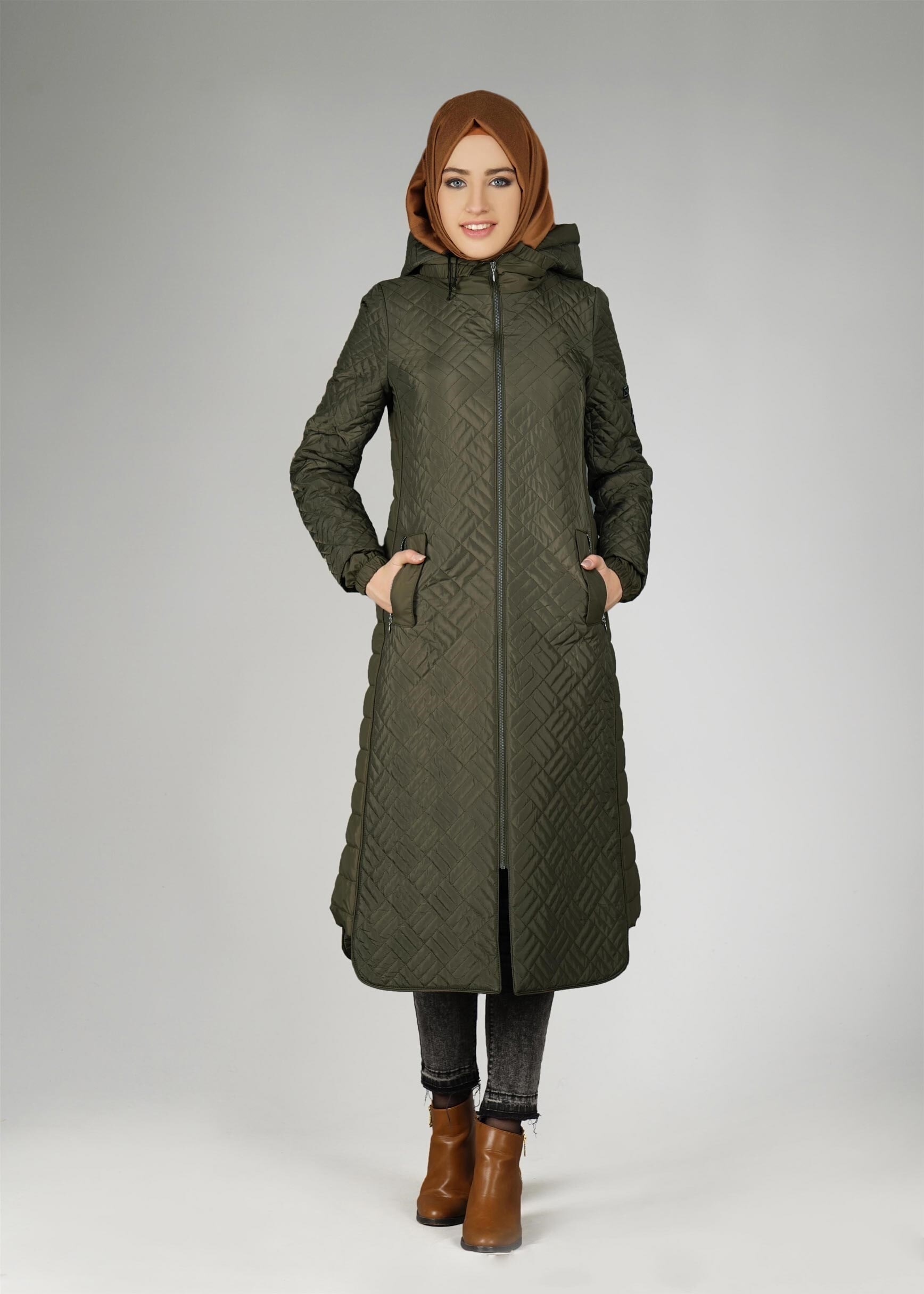 Tesettür giyim HAKİ KAPÜŞONLU FERMUARLI KABAN 9613