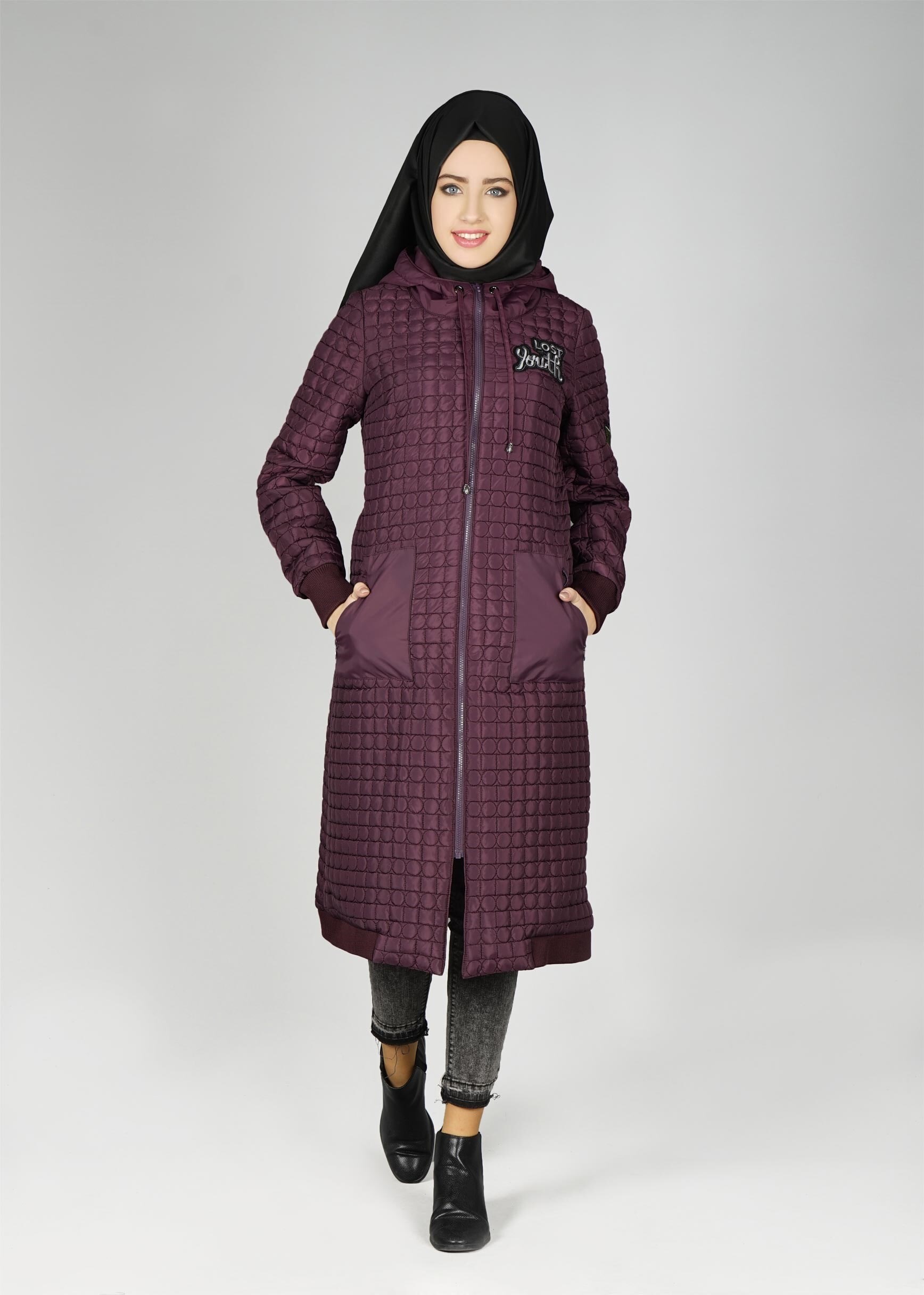 Tesettür giyim MÜRDÜM FERMUARLI ŞİŞME KABAN 9615