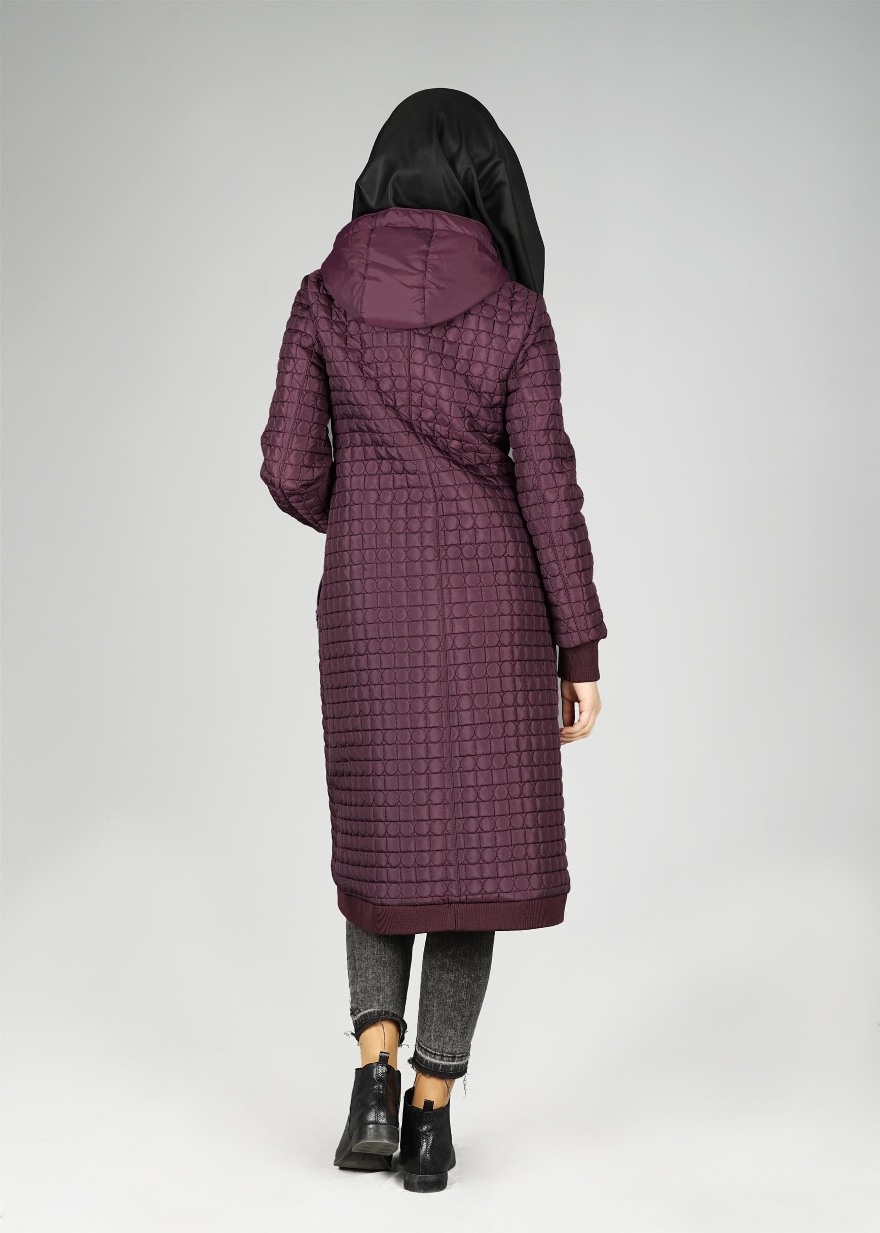 Tesettür giyim MÜRDÜM FERMUARLI ŞİŞME KABAN 9615