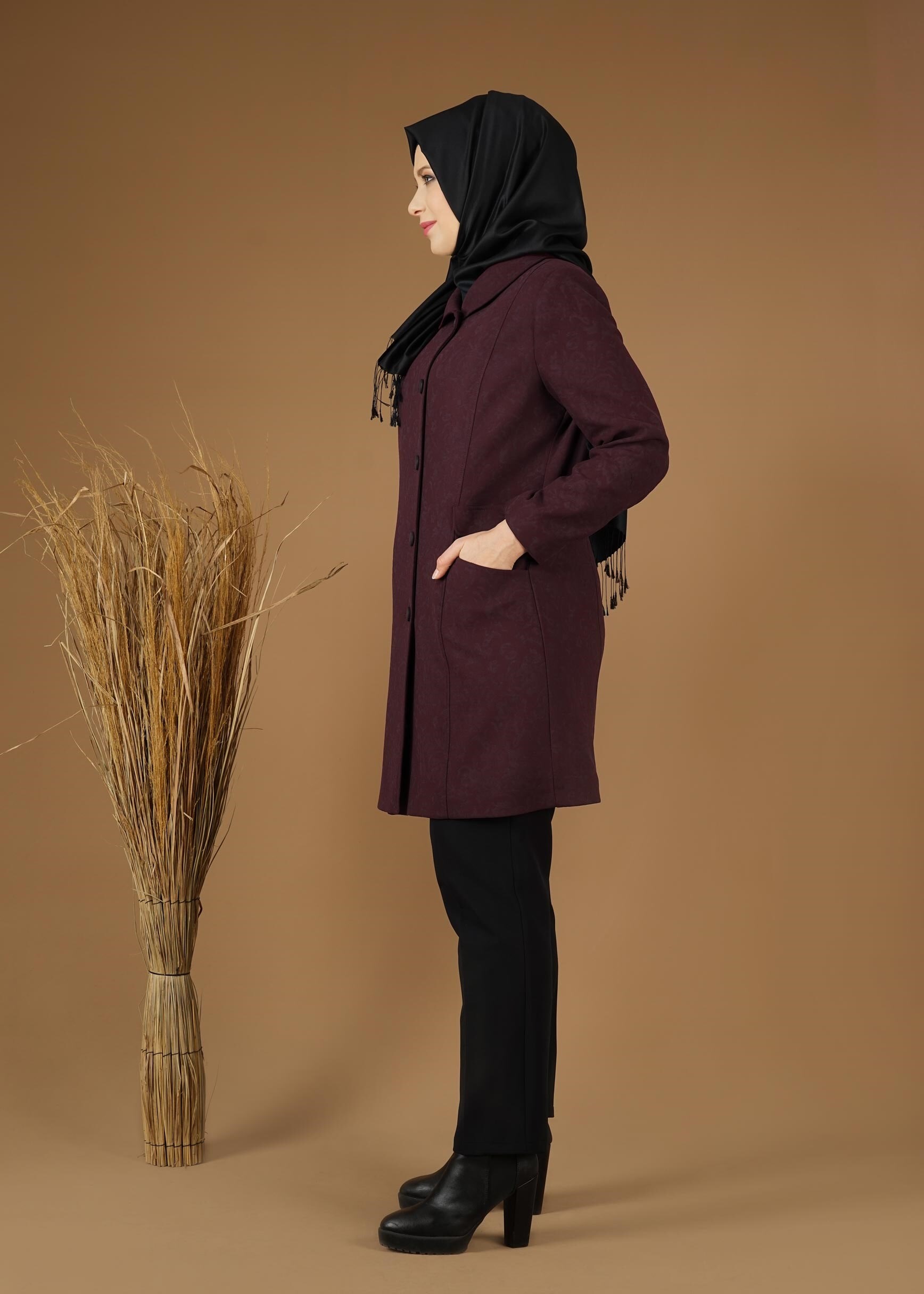 Tesettür giyim BORDO DÜĞME DETAYLI CEPLİ KABAN 9619