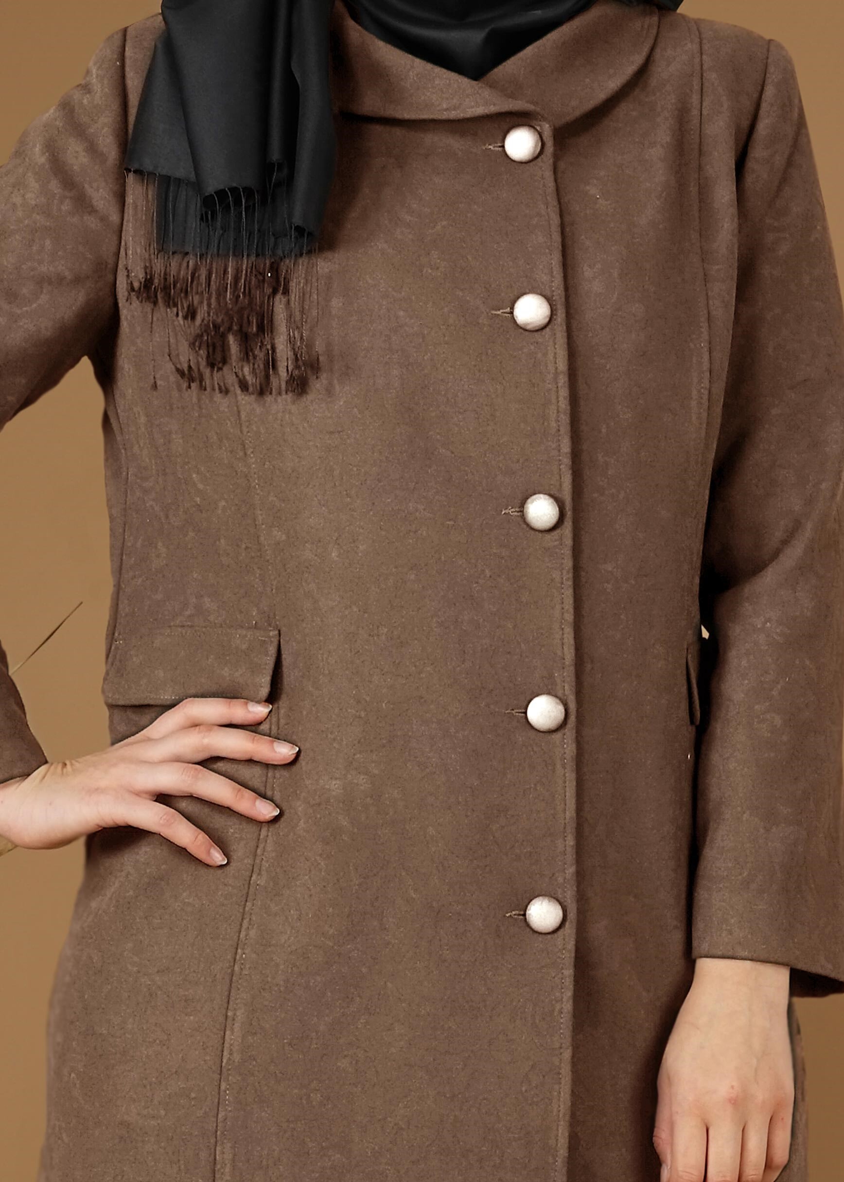 Tesettür giyim KAHVE DÜĞME DETAYLI CEPLİ KABAN 9619