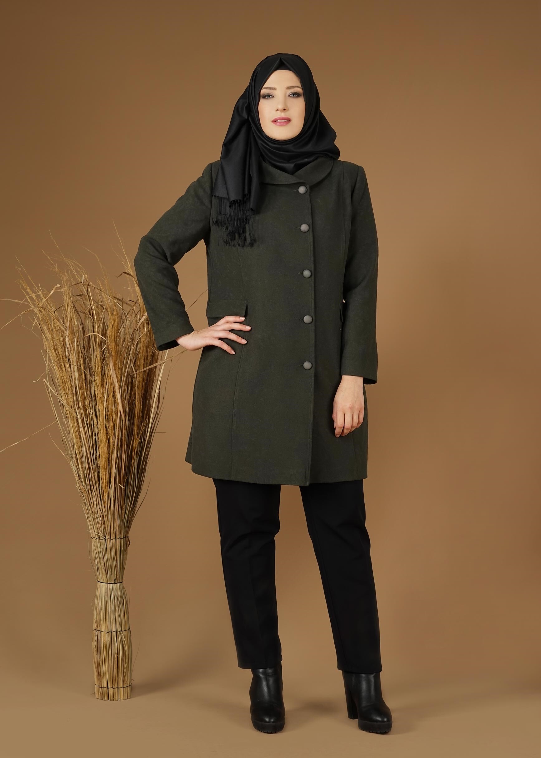 Tesettür giyim HAKİ DÜĞME DETAYLI CEPLİ KABAN 9619