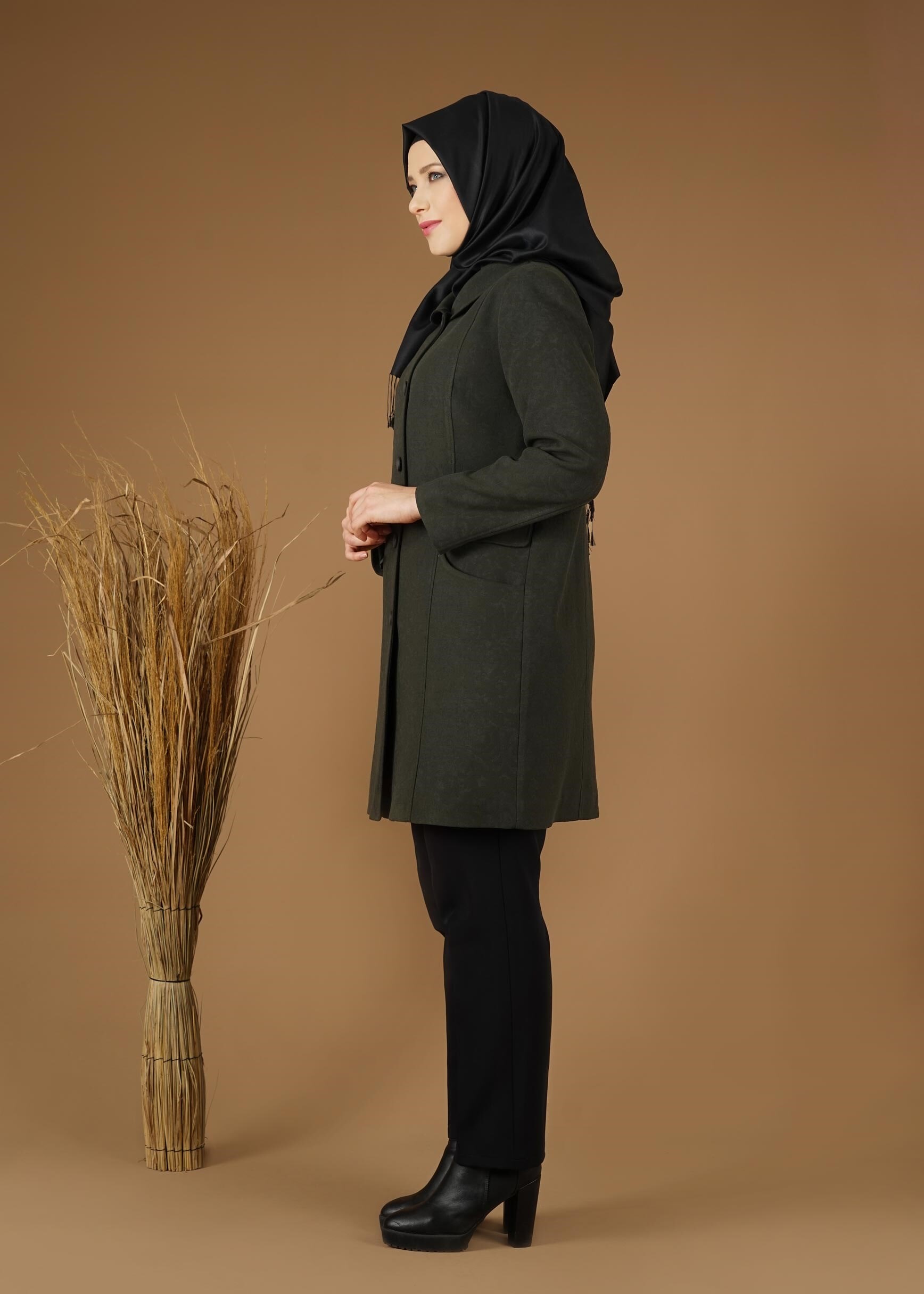 Tesettür giyim HAKİ DÜĞME DETAYLI CEPLİ KABAN 9619