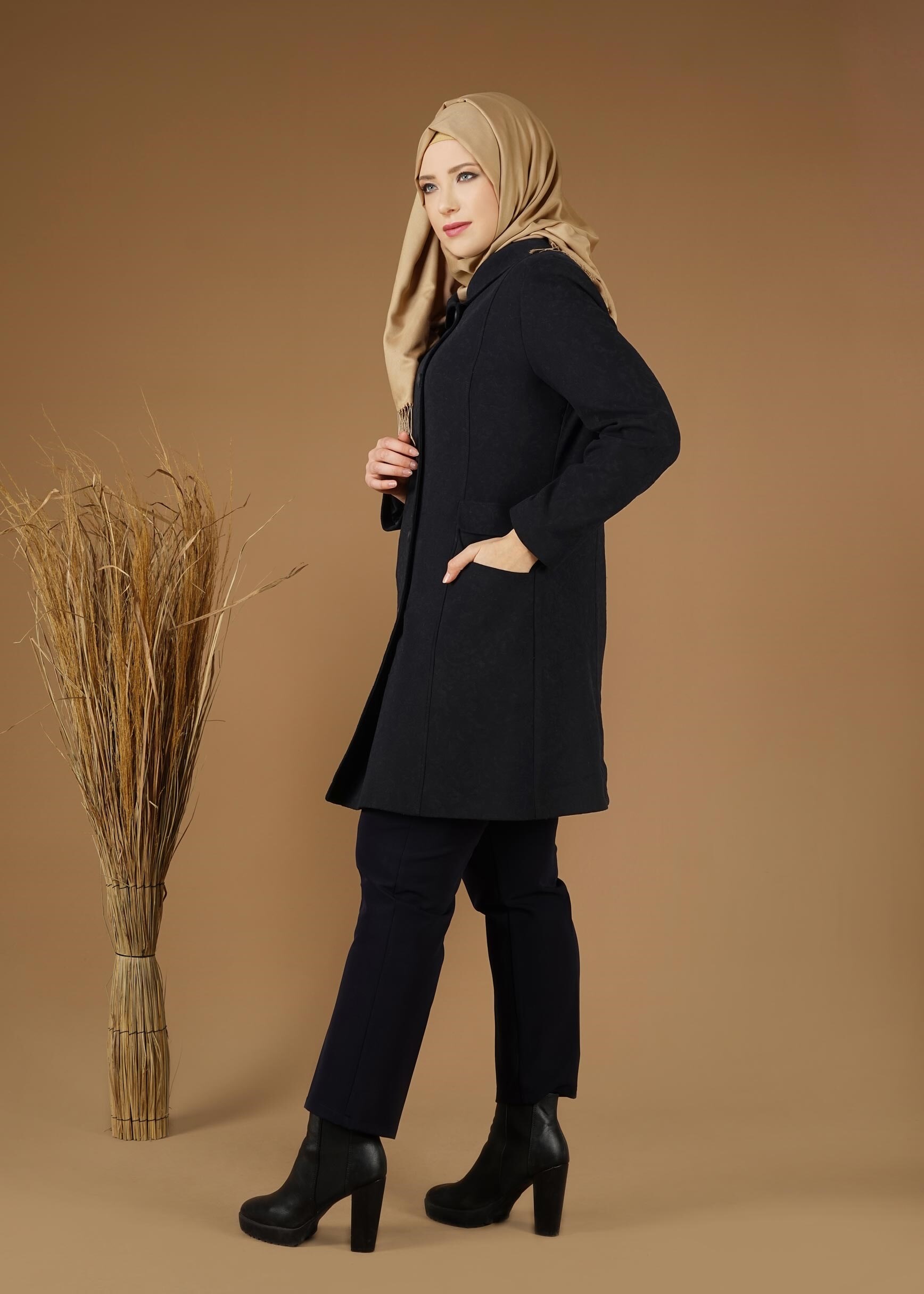 Tesettür giyim LACİVERT DÜĞME DETAYLI CEPLİ KABAN 9619