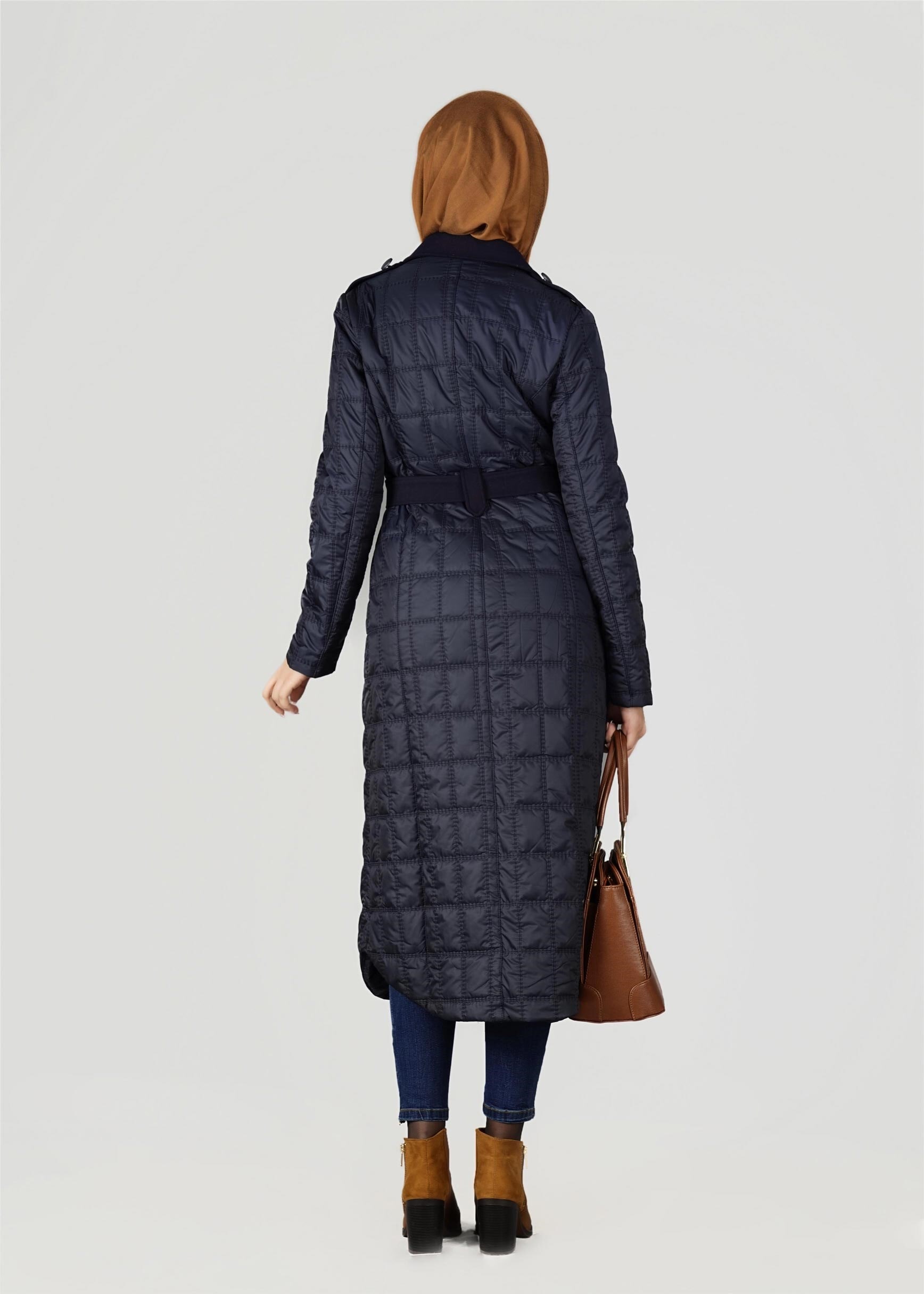 Tesettür giyim LACİVERT KAPİTONE DESENLİ KRUVAZE YAKA KABAN 9621