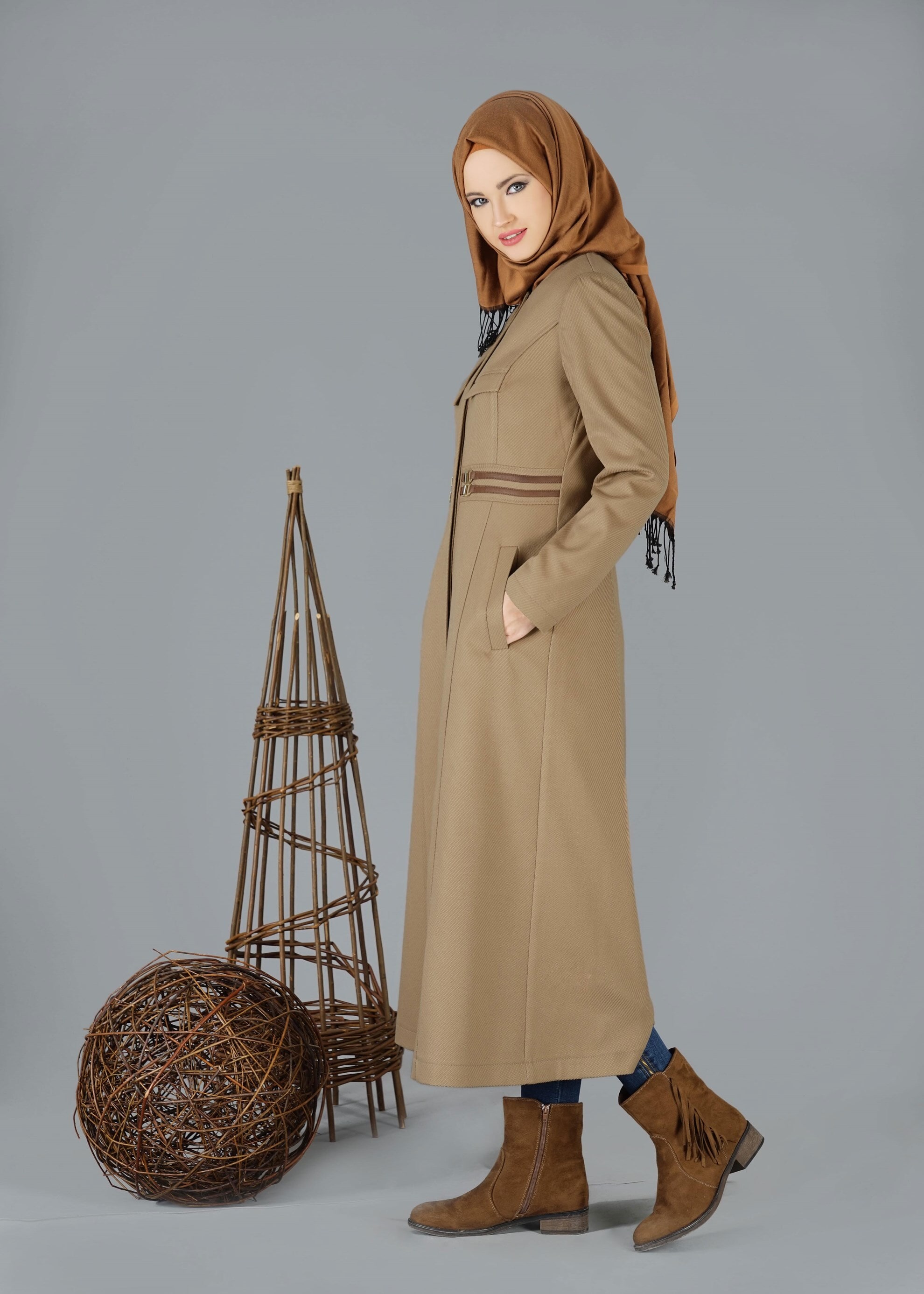 Tesettür giyim KAHVE GİZLİ DÜĞMELİ MANTO 9452