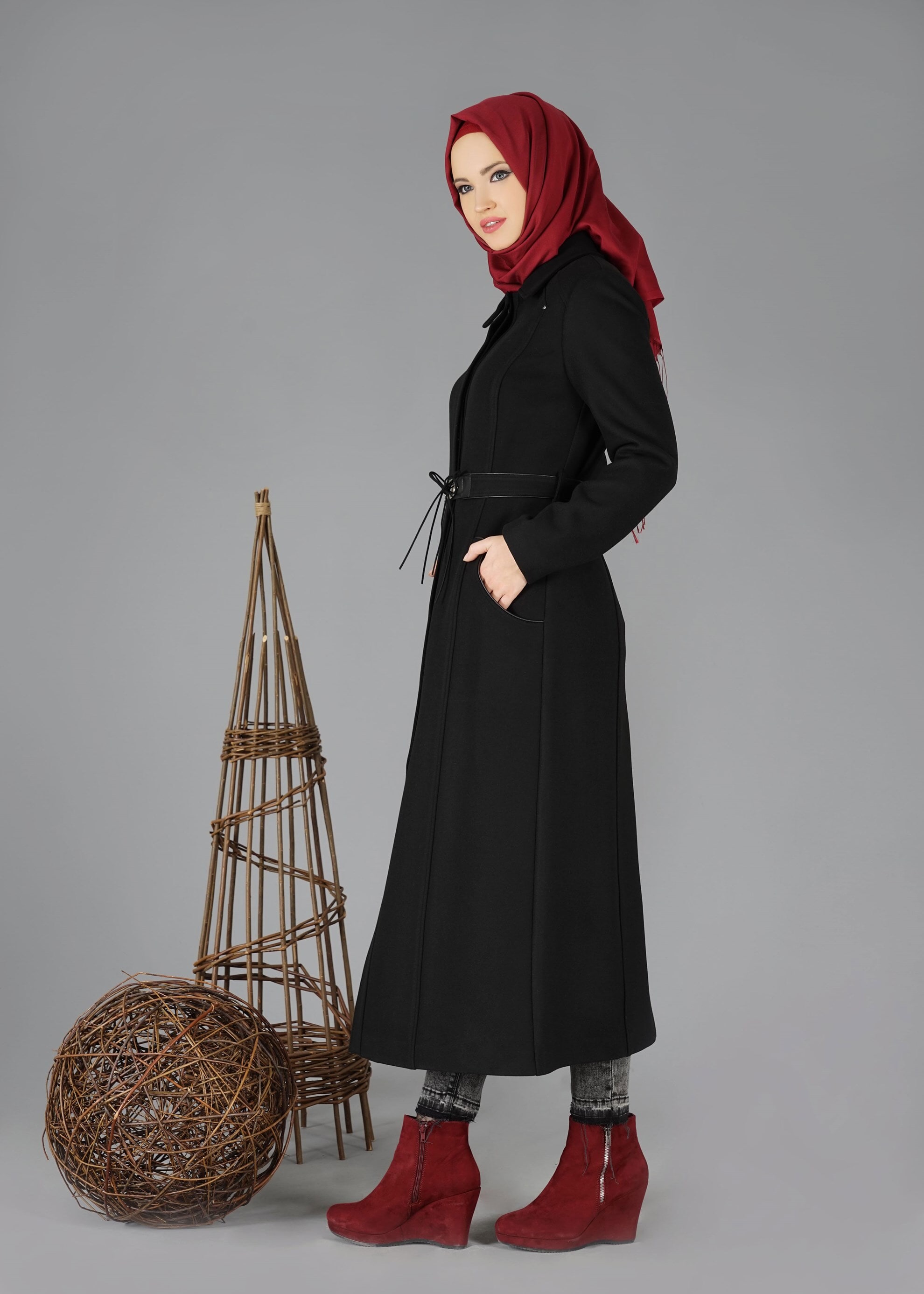 Tesettür giyim SİYAH CEP DETAYLI KUŞAKLI MANTO 9455