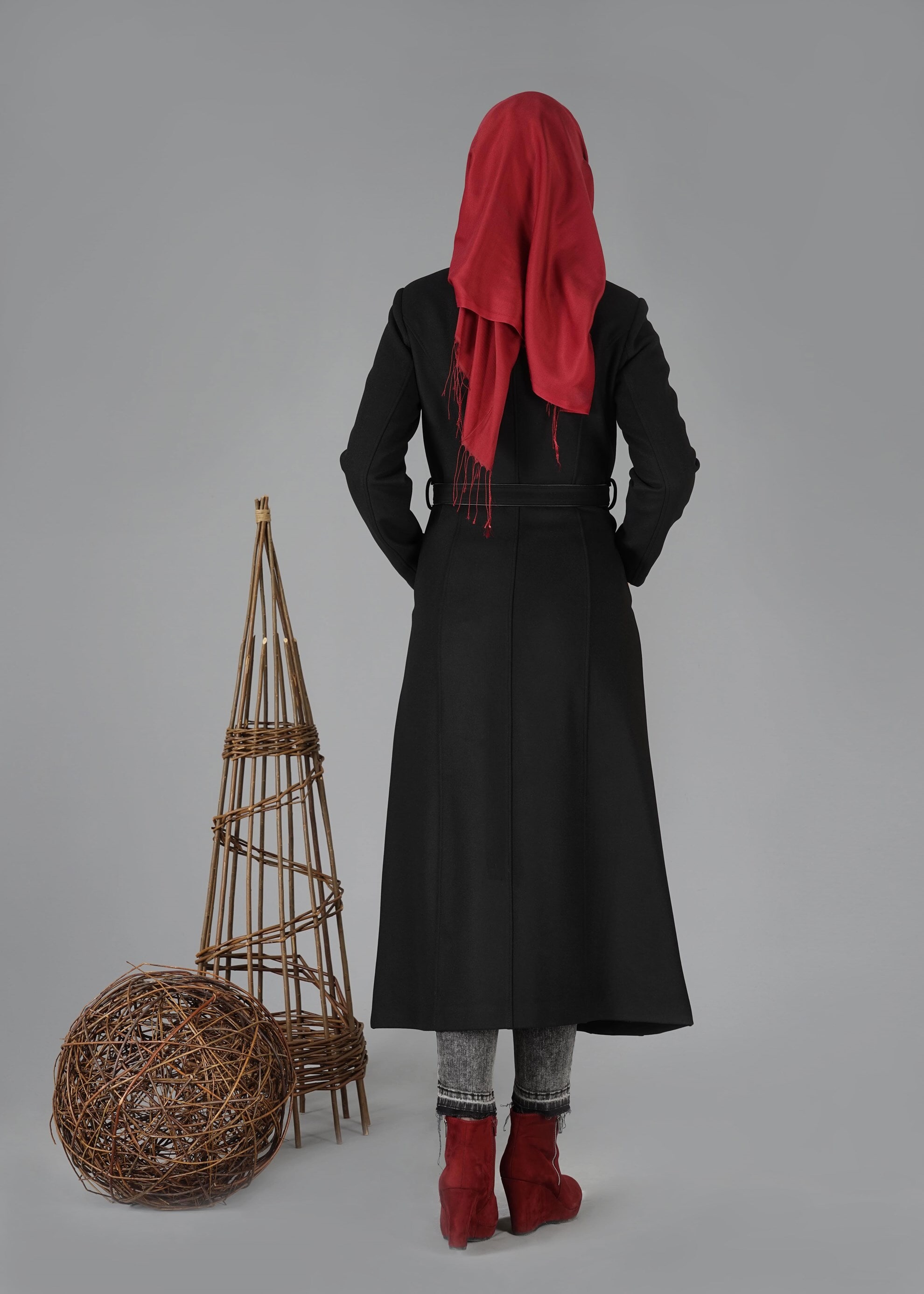 Tesettür giyim SİYAH CEP DETAYLI KUŞAKLI MANTO 9455