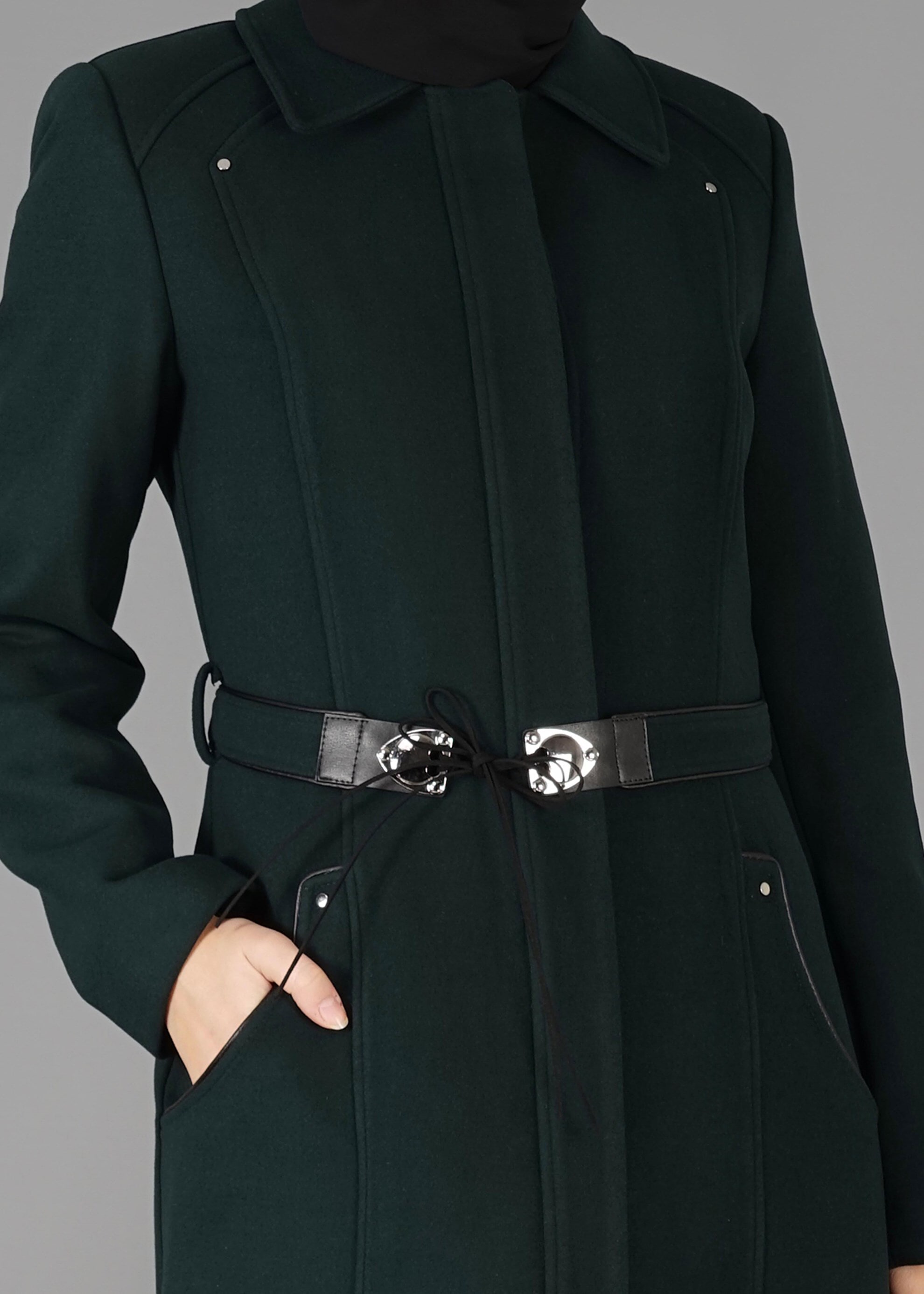 Tesettür giyim YEŞİL CEP DETAYLI KUŞAKLI MANTO 9455