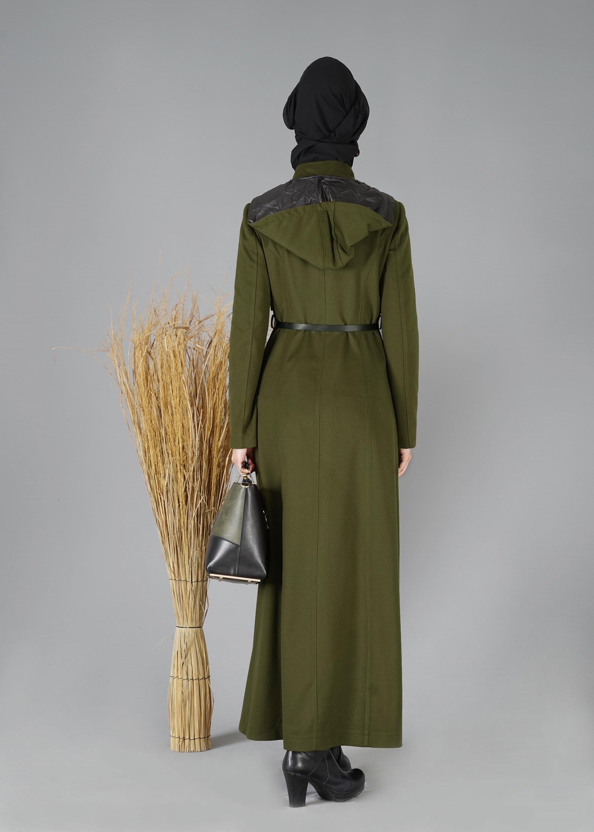 Tesettür giyim YEŞİL KAPÜŞONLU KAŞE MANTO 9466