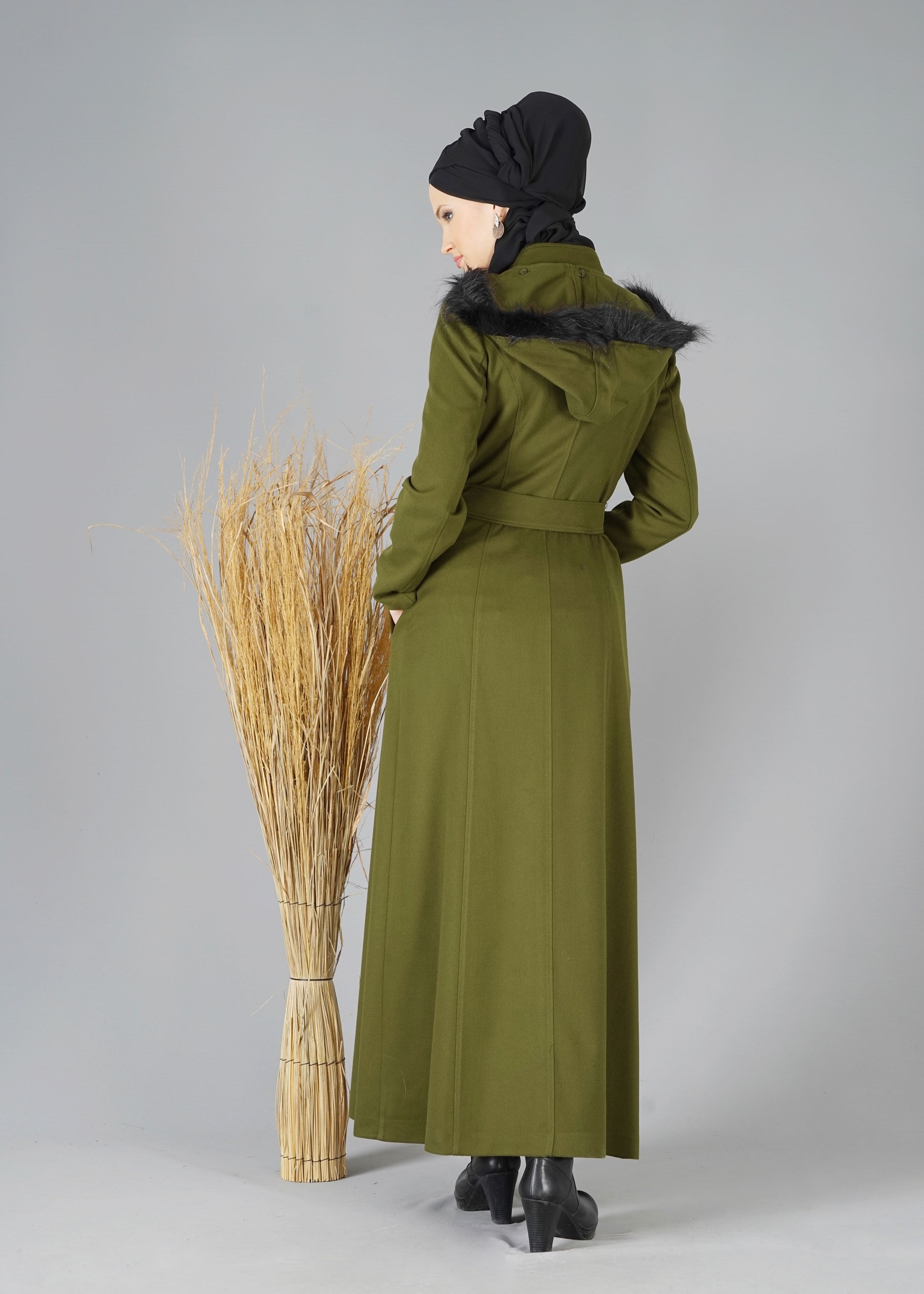 Tesettür giyim YEŞİL KAPÜŞONLU FERMUARLI MANTO 9467