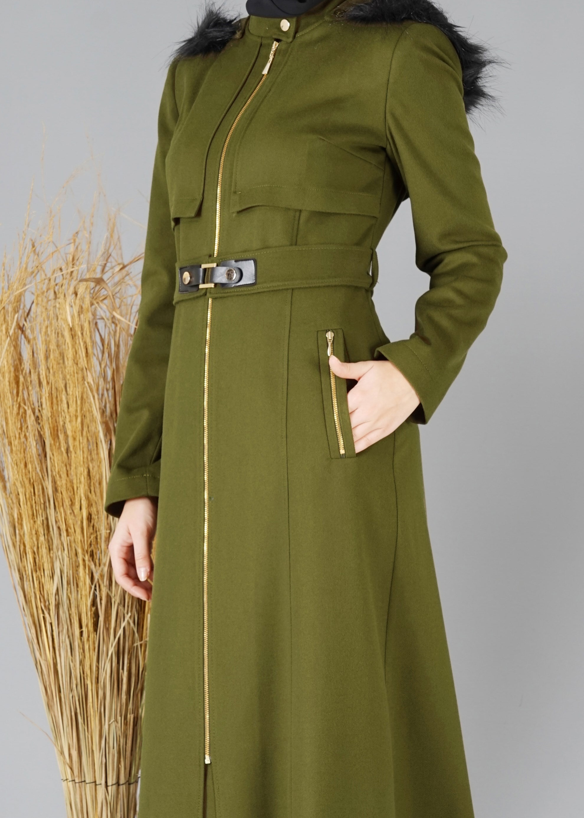 Tesettür giyim YEŞİL KAPÜŞONLU FERMUARLI MANTO 9467