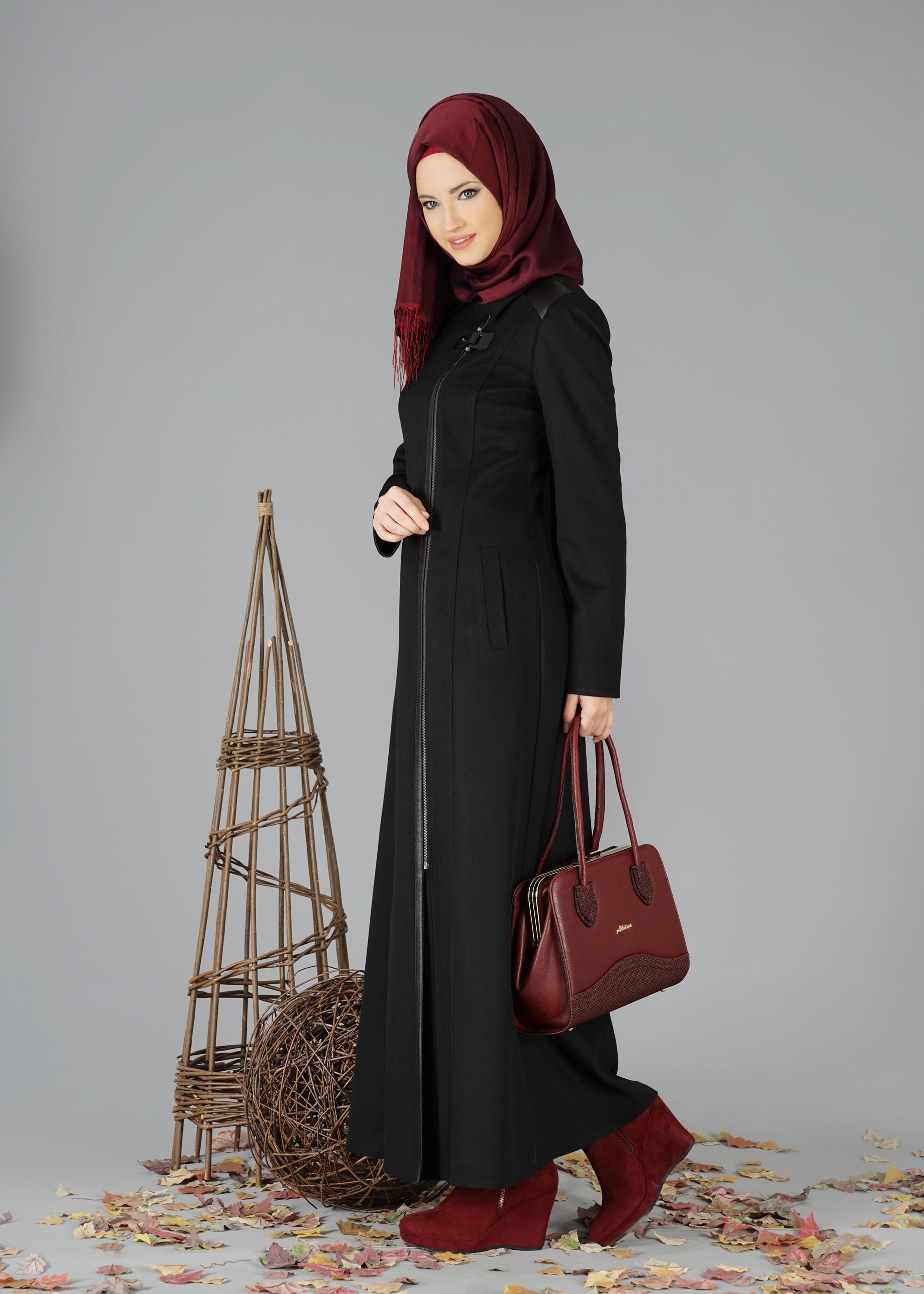 Tesettür giyim SİYAH FERMUARLI MANTO 9468