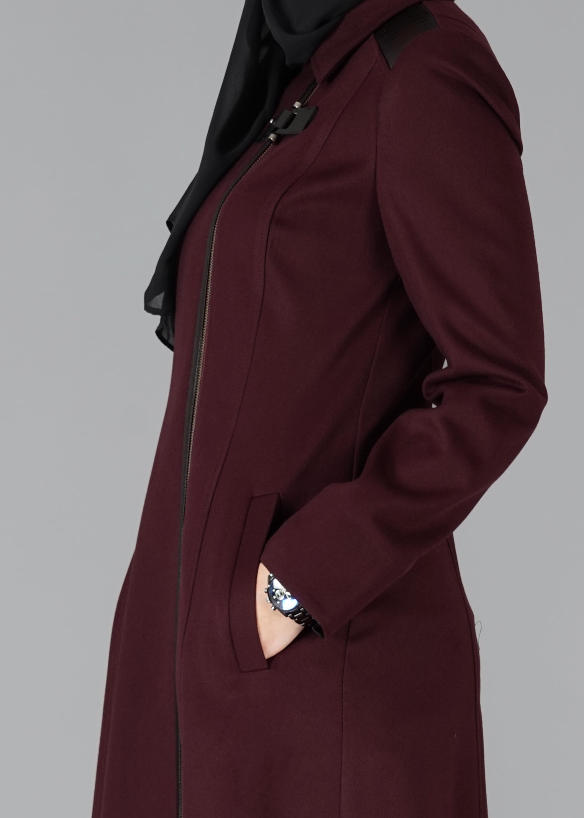 Tesettür giyim BORDO FERMUARLI MANTO 9468