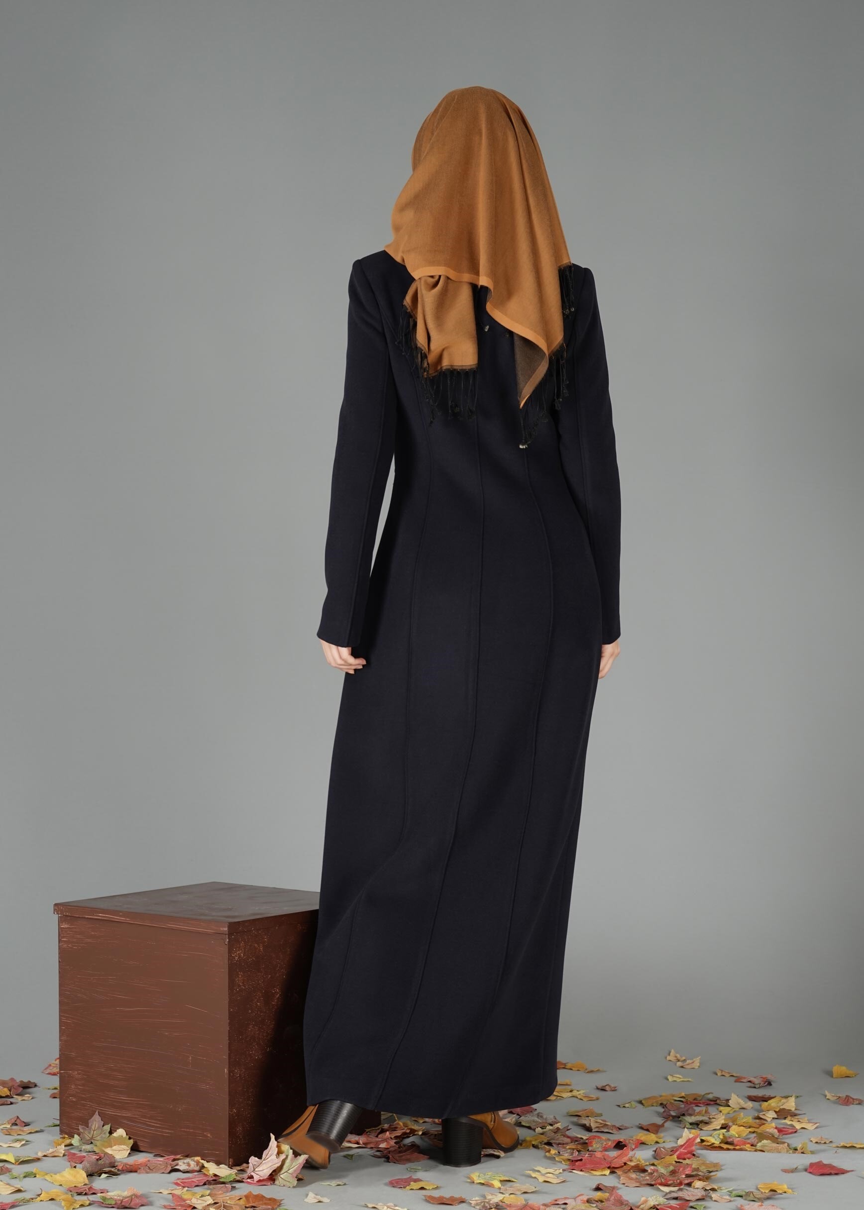 Tesettür giyim LACİVERT FERMUARLI ŞERİT DETAYLI MANTO 9483