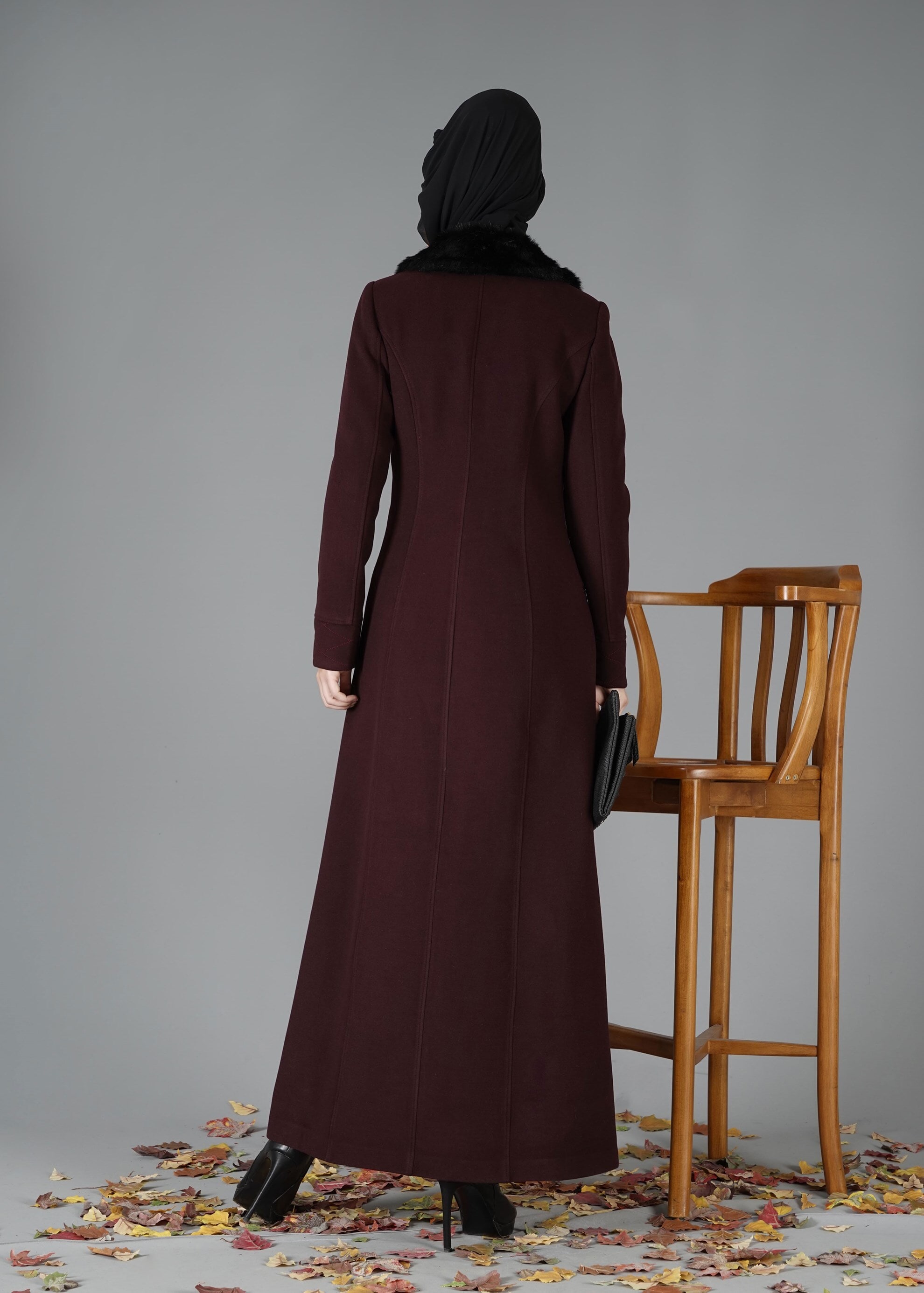 Tesettür giyim MÜRDÜM YAKASI KÜRKLÜ KAŞE MANTO 9487