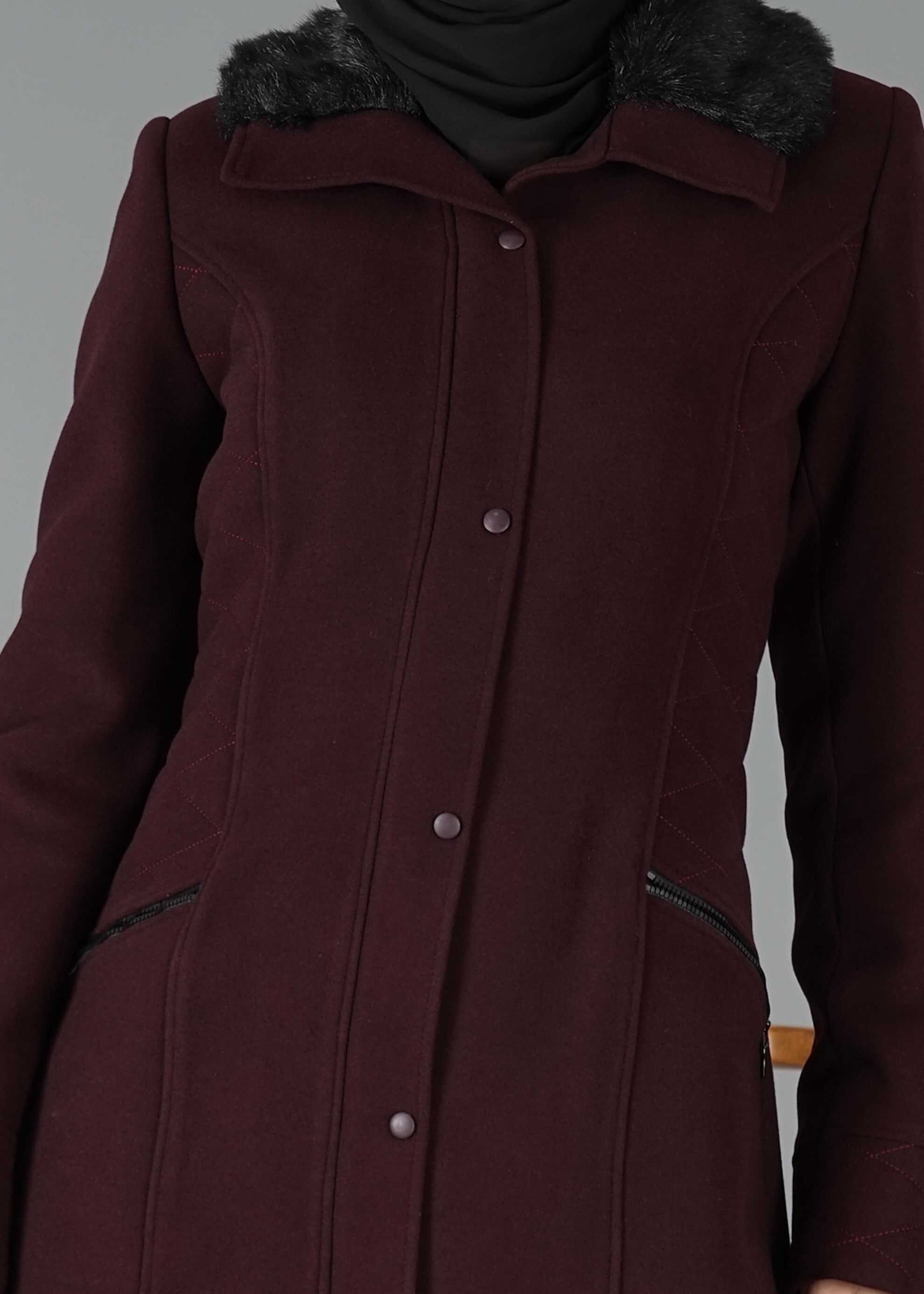 Tesettür giyim MÜRDÜM YAKASI KÜRKLÜ KAŞE MANTO 9487