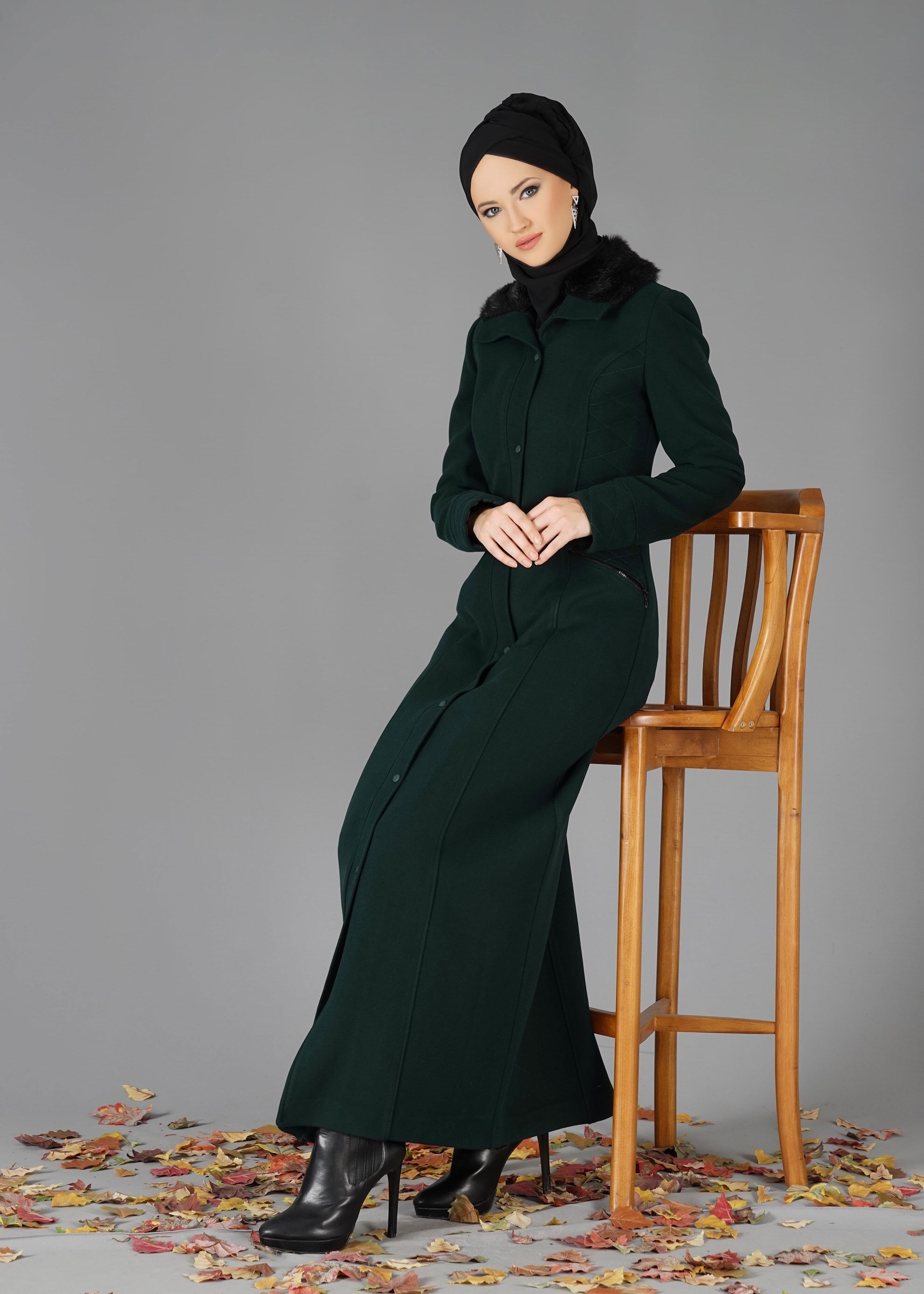Tesettür giyim YEŞİL YAKASI KÜRKLÜ KAŞE MANTO 9487