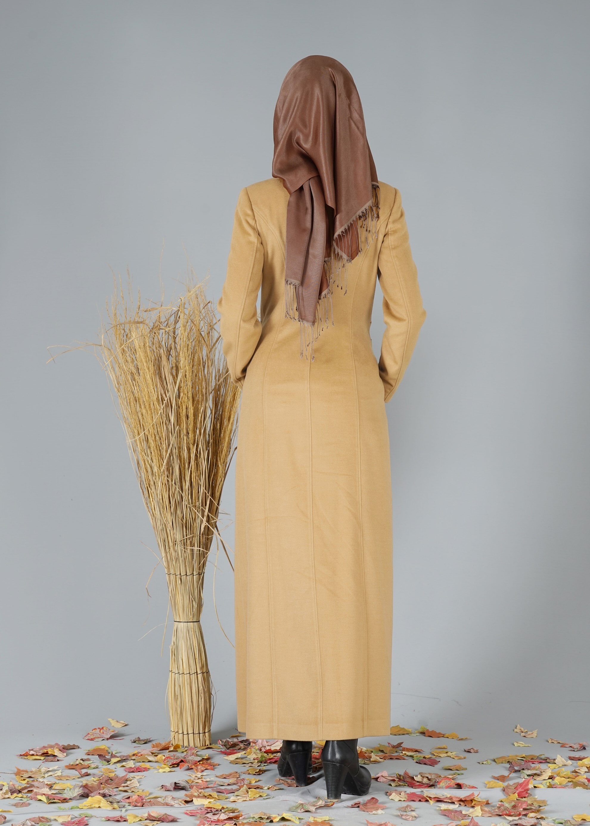 Tesettür giyim KAHVE CEPLİ DÜĞMELİ MANTO 9491