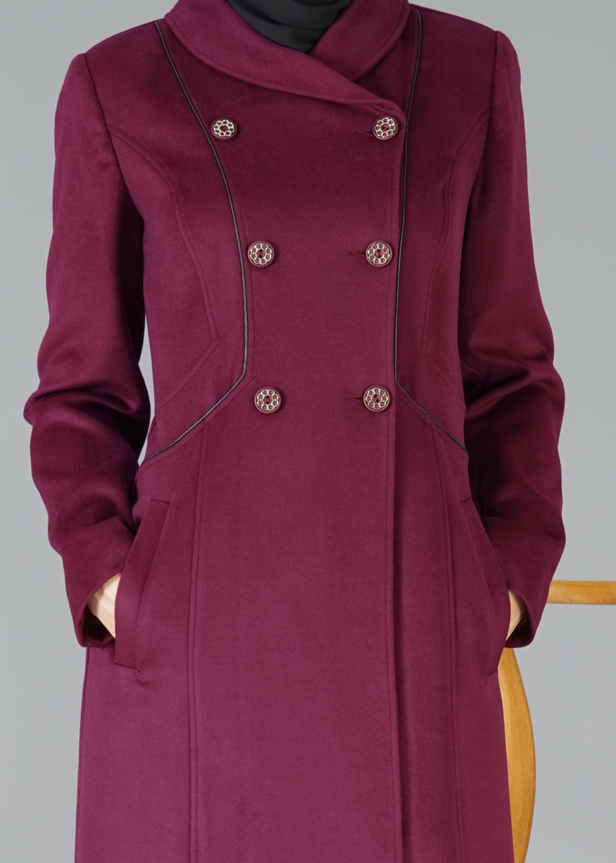 Tesettür giyim MOR CEPLİ DÜĞMELİ MANTO 9491