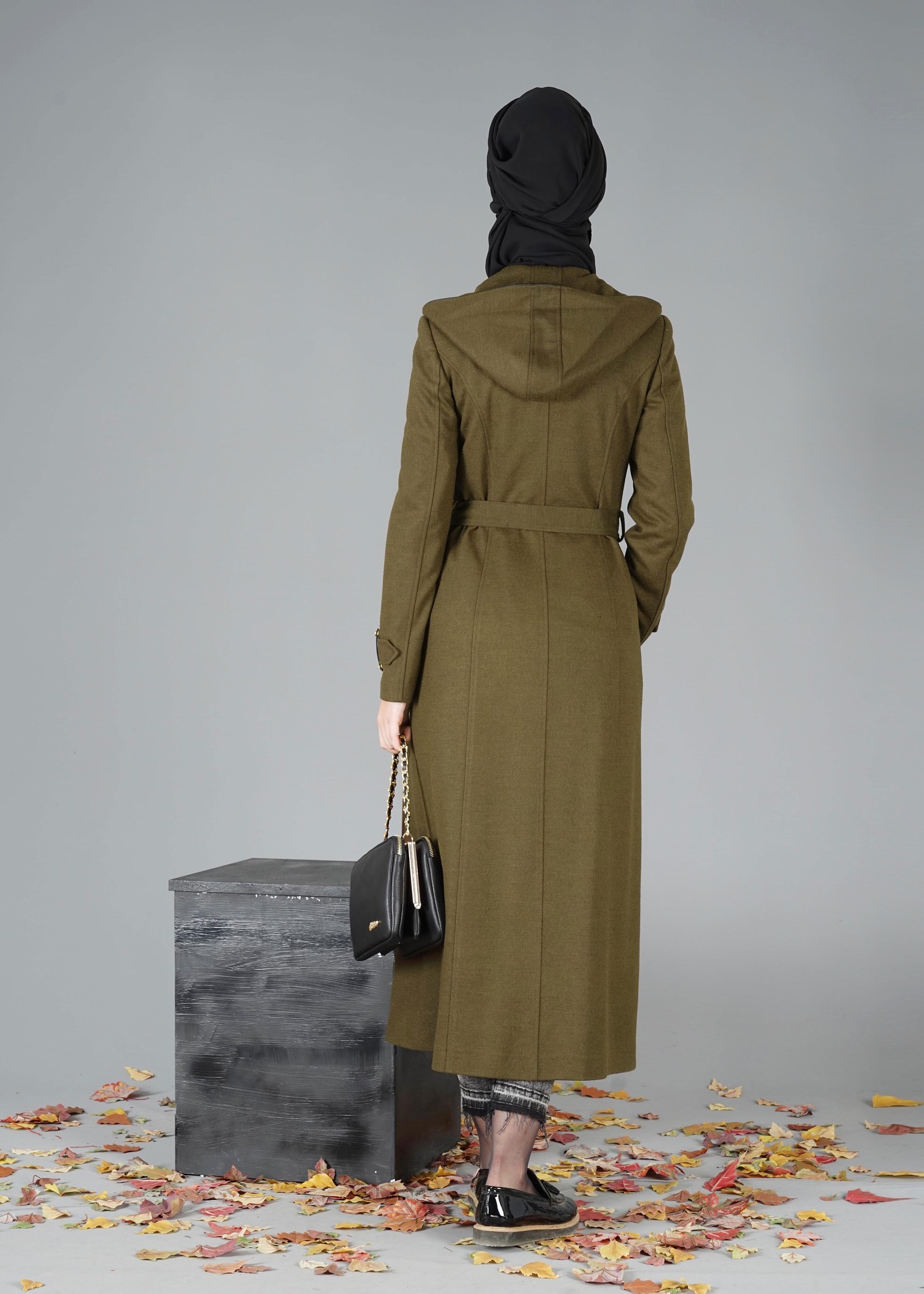 Tesettür giyim HAKİ FERMUARLI KAPÜŞONLU MANTO 9499