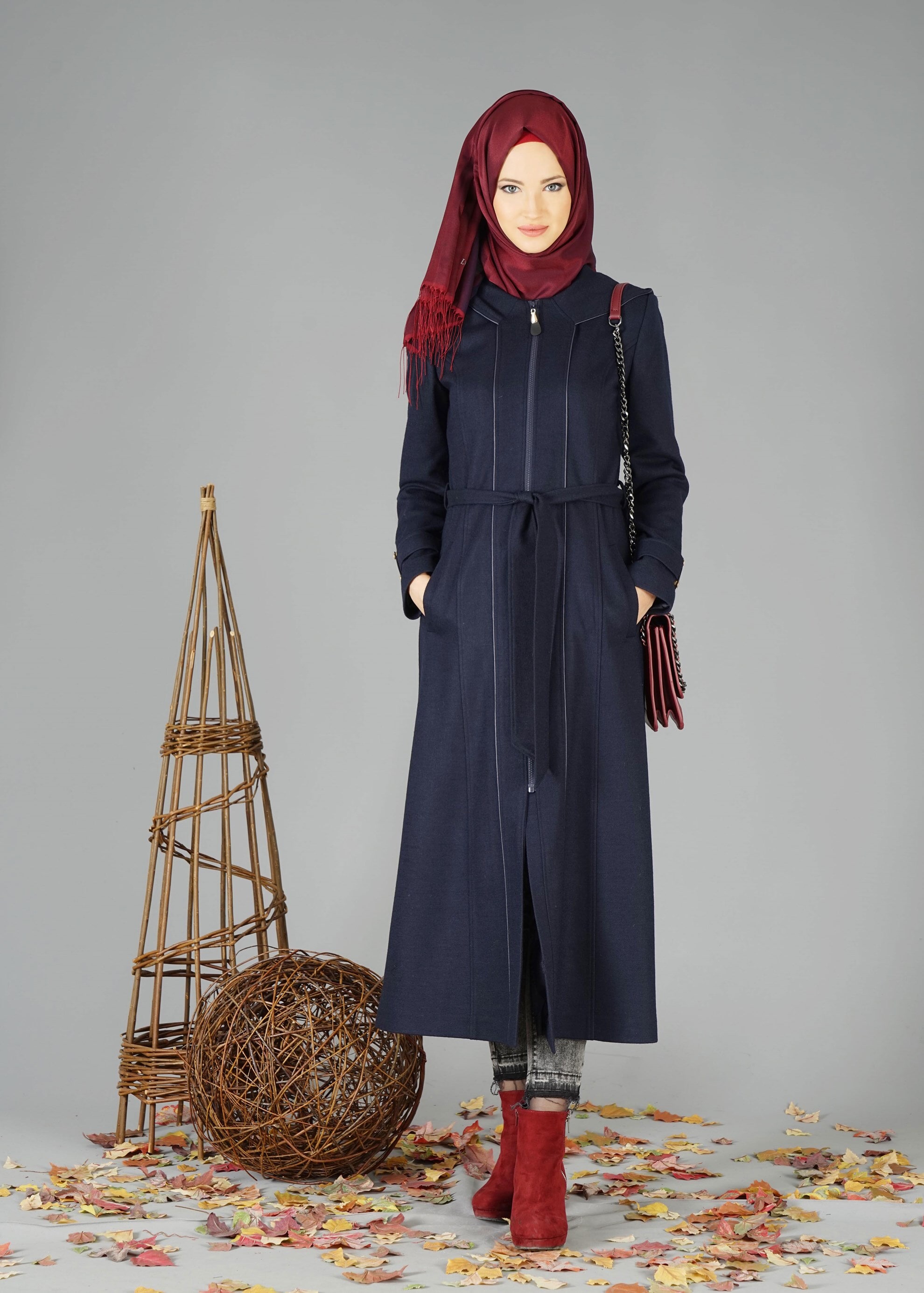 Tesettür giyim LACİVERT FERMUARLI KAPÜŞONLU MANTO 9499
