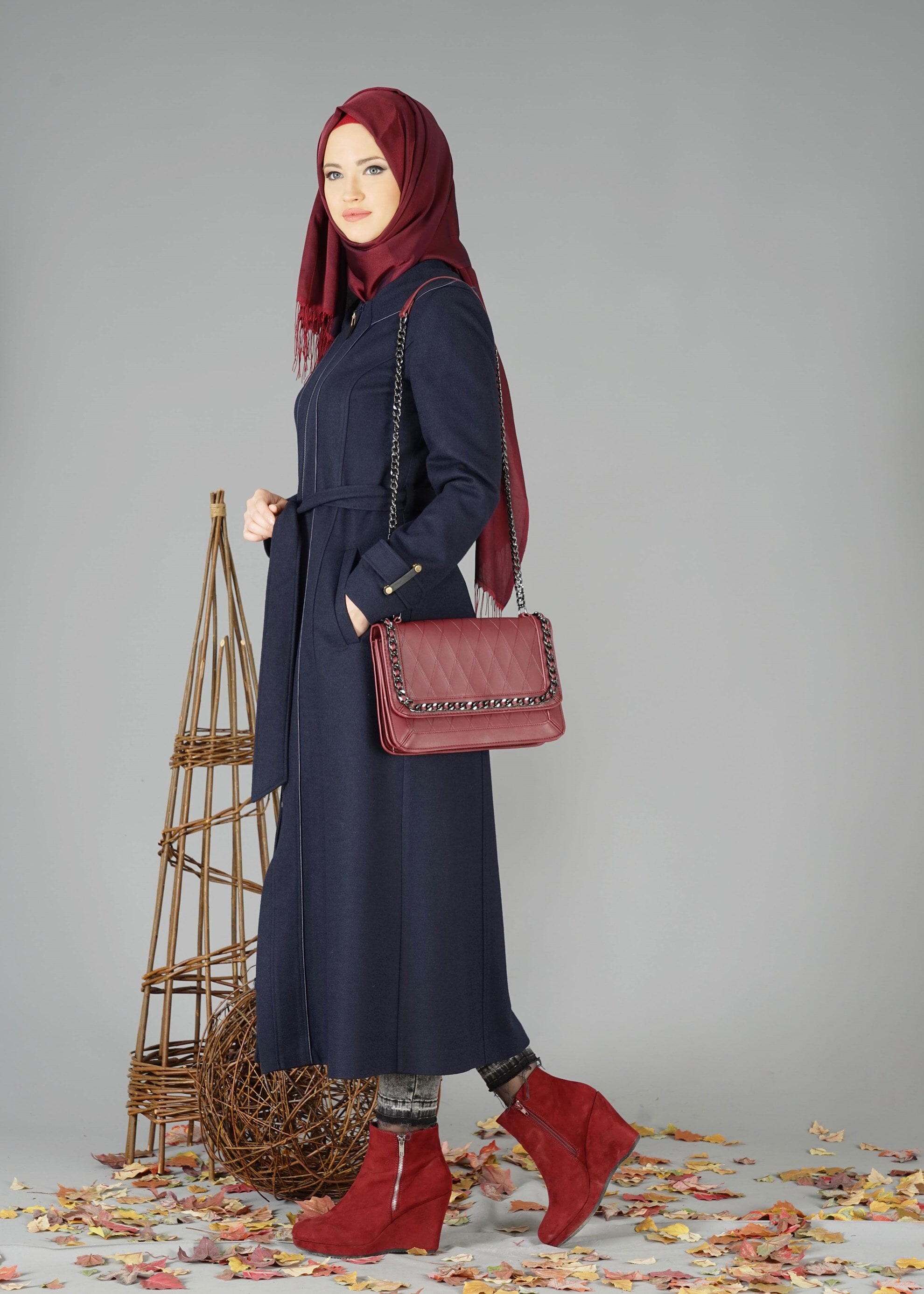 Tesettür giyim LACİVERT FERMUARLI KAPÜŞONLU MANTO 9499