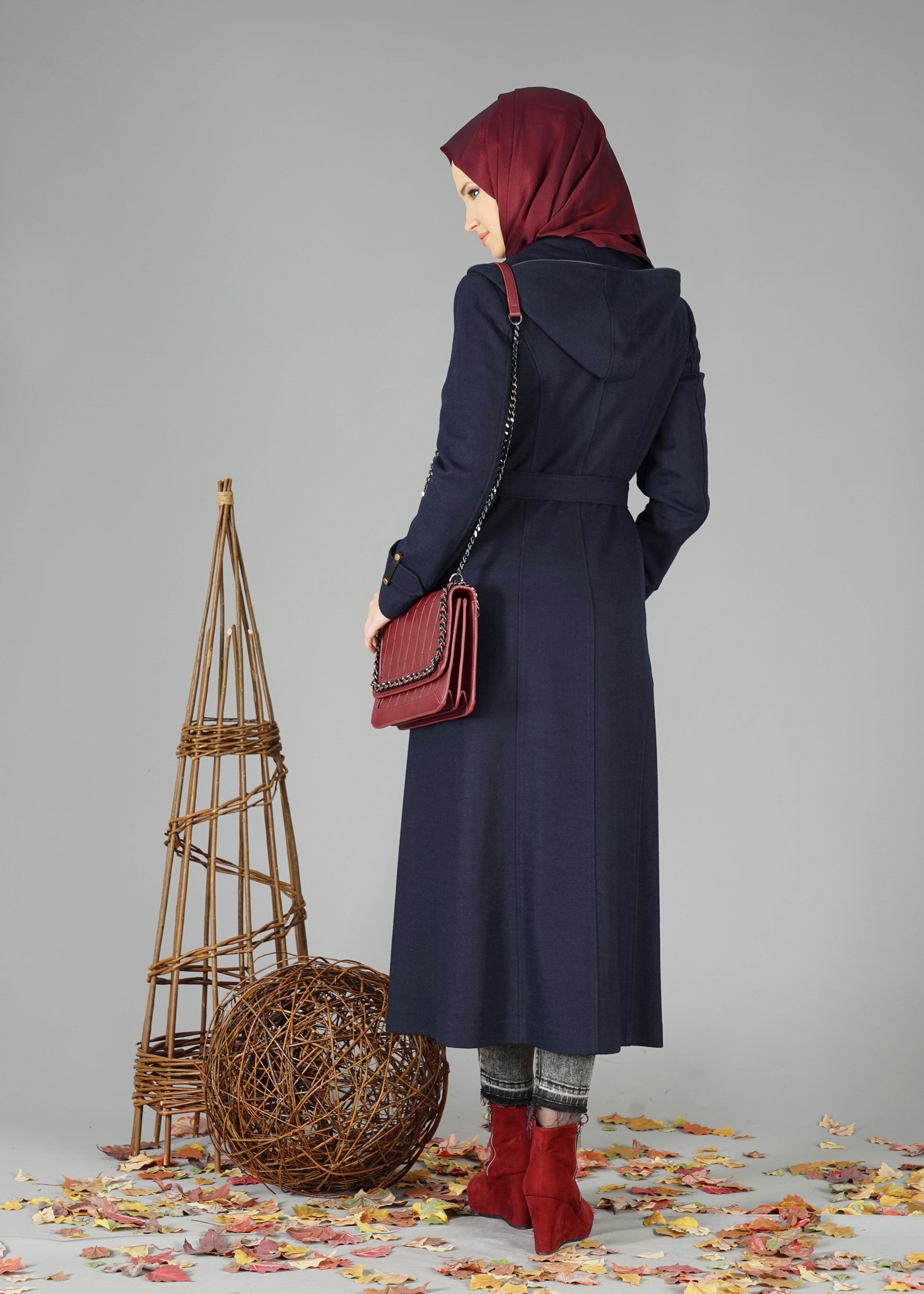 Tesettür giyim LACİVERT FERMUARLI KAPÜŞONLU MANTO 9499