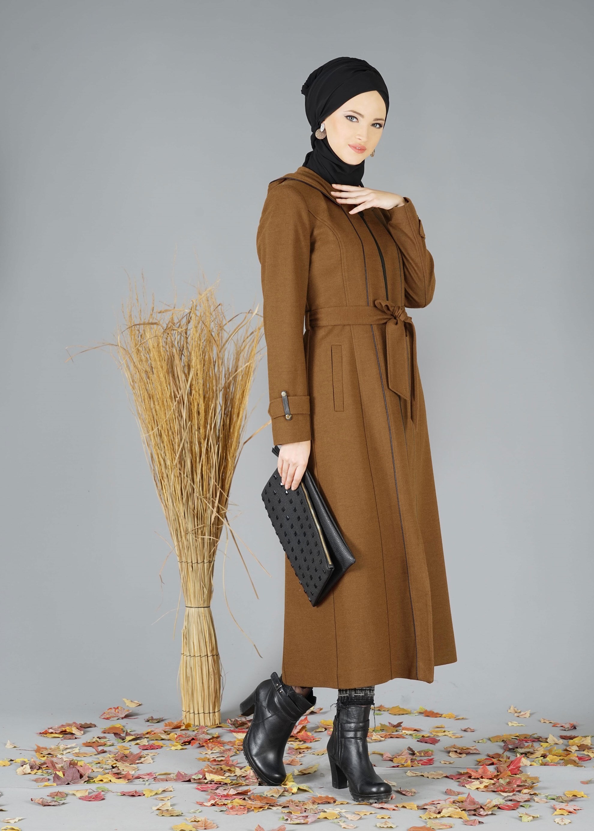 Tesettür giyim KAHVE FERMUARLI KAPÜŞONLU MANTO 9499