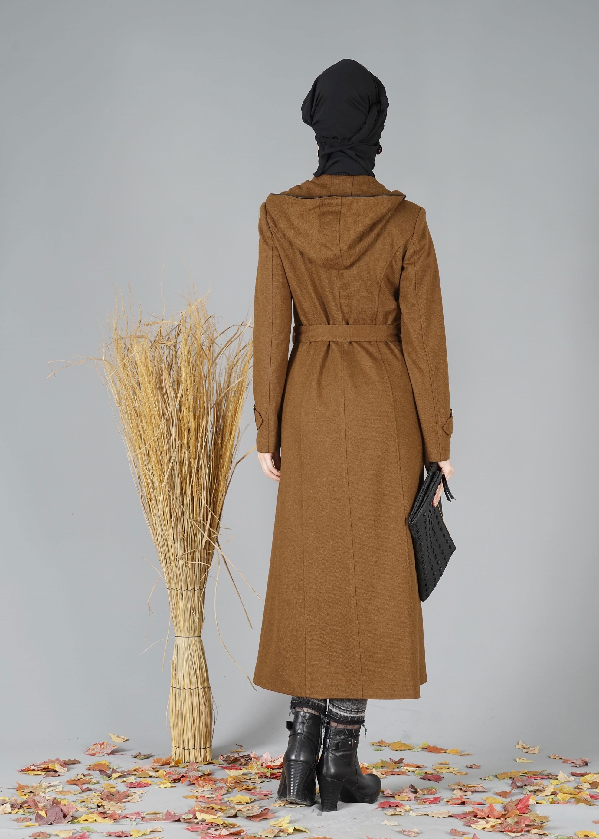 Tesettür giyim KAHVE FERMUARLI KAPÜŞONLU MANTO 9499