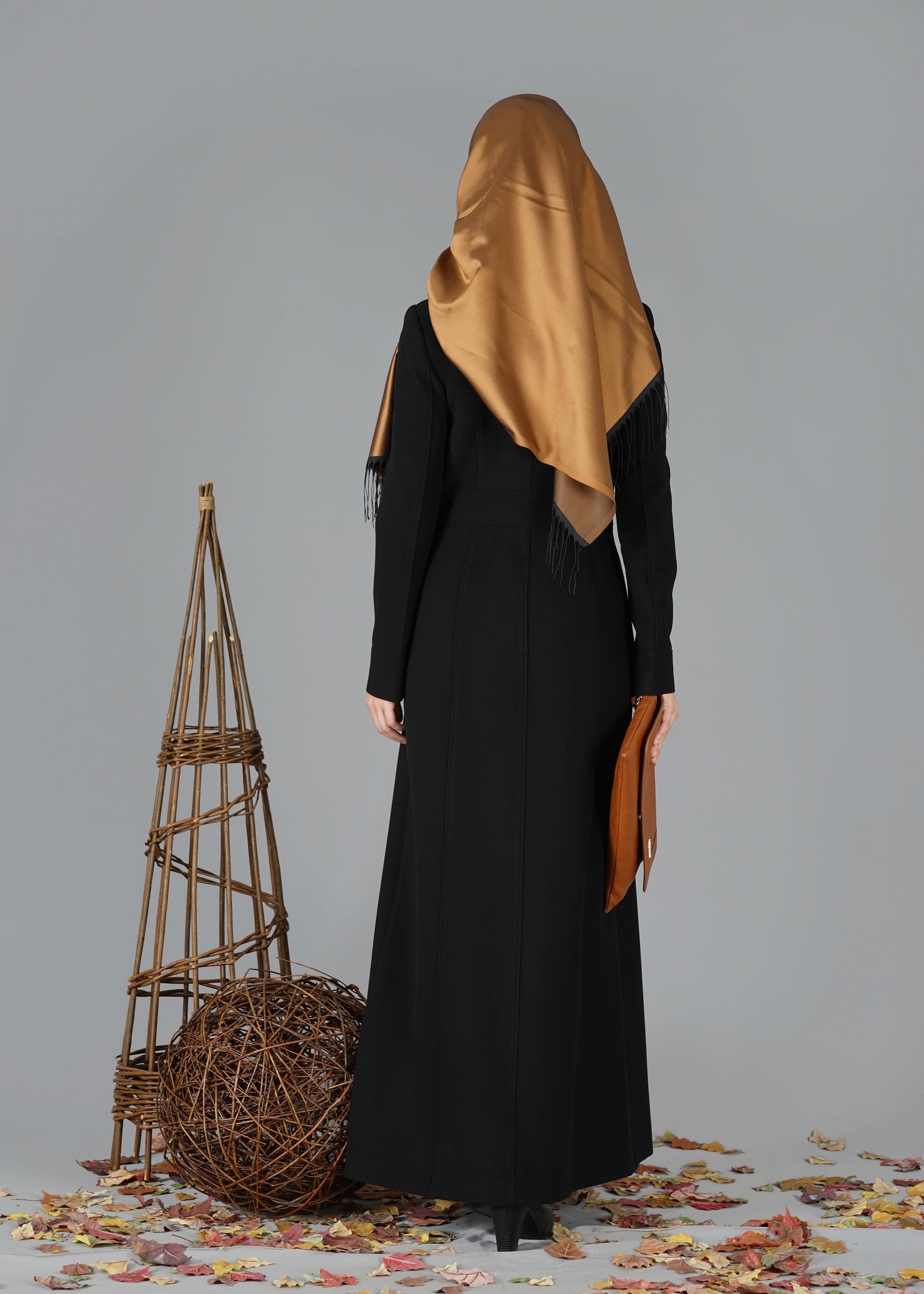 Tesettür giyim SİYAH FERMUARLI DÜĞMELİ MANTO 9525