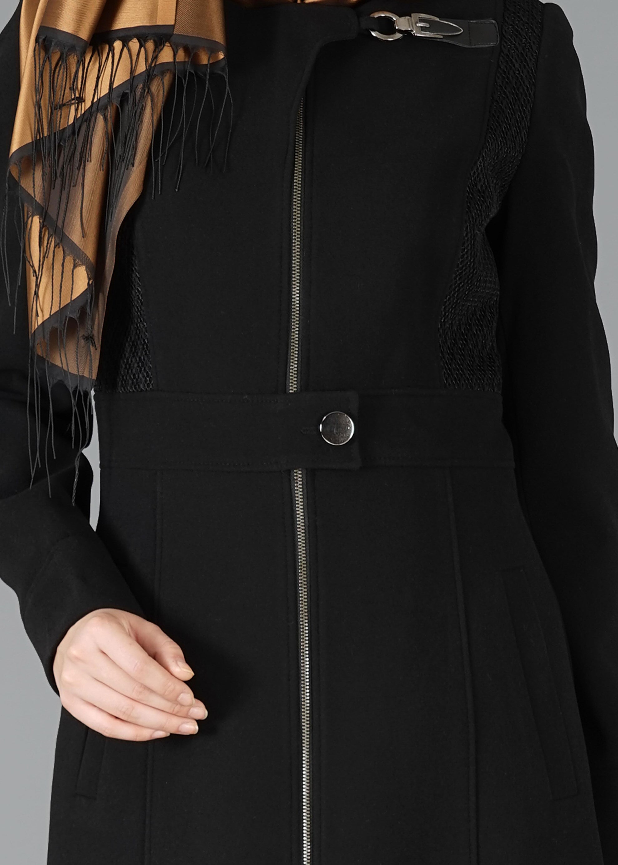 Tesettür giyim SİYAH FERMUARLI DÜĞMELİ MANTO 9525