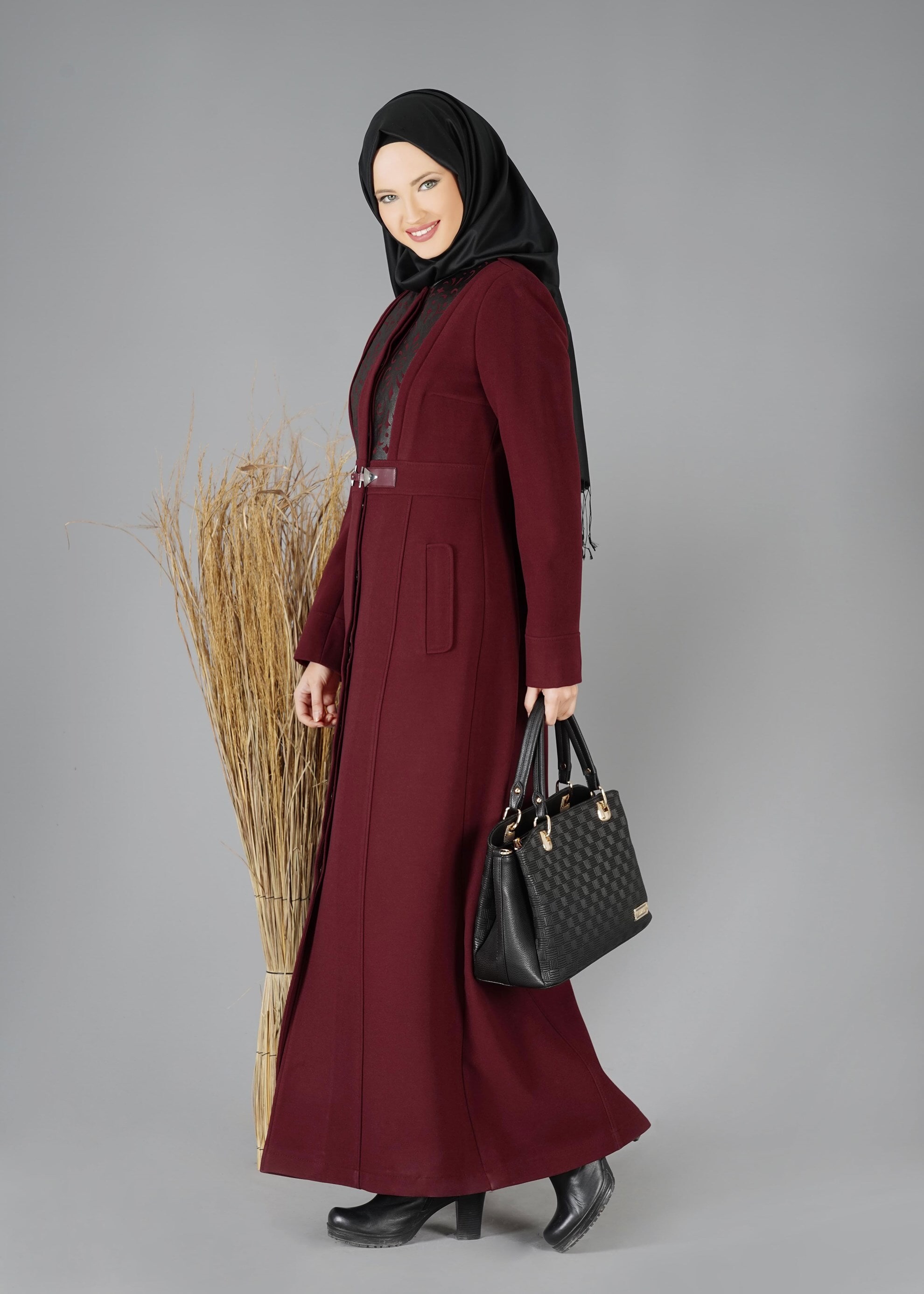 Tesettür giyim BORDO DESENLİ KAŞE MANTO 9540