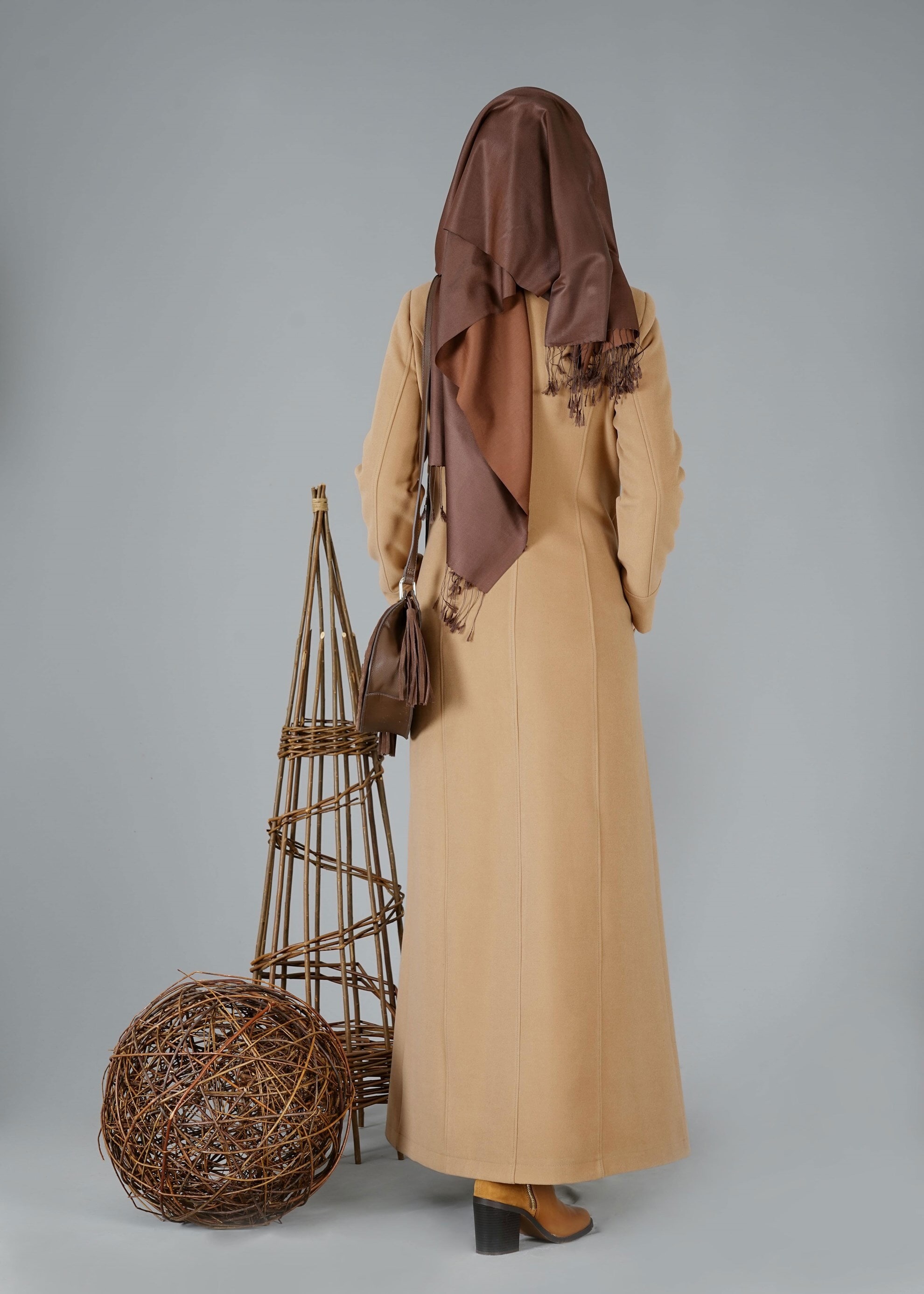 Tesettür giyim KAHVE DESENLİ KAŞE MANTO 9540