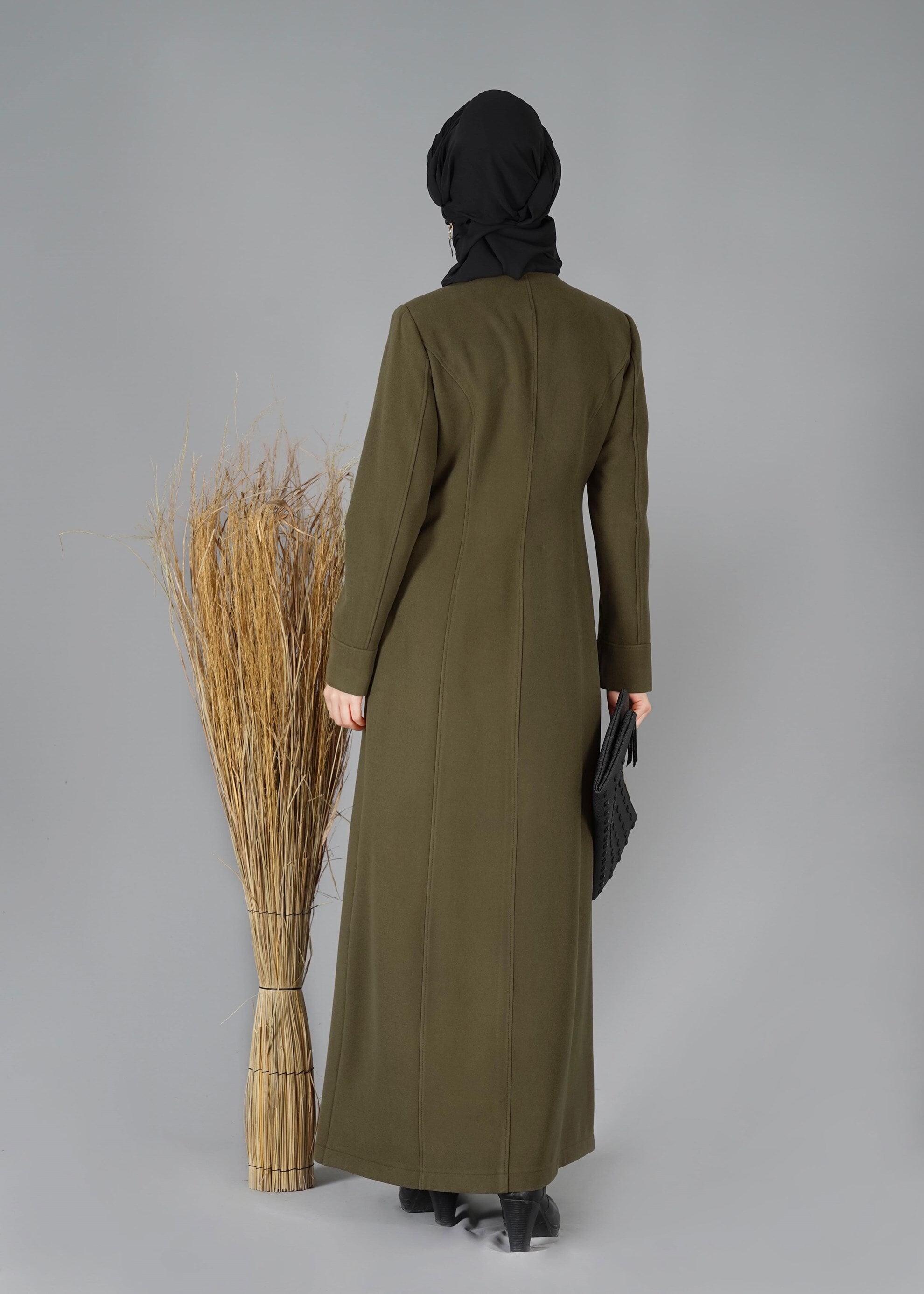 Tesettür giyim HAKİ DESENLİ KAŞE MANTO 9540