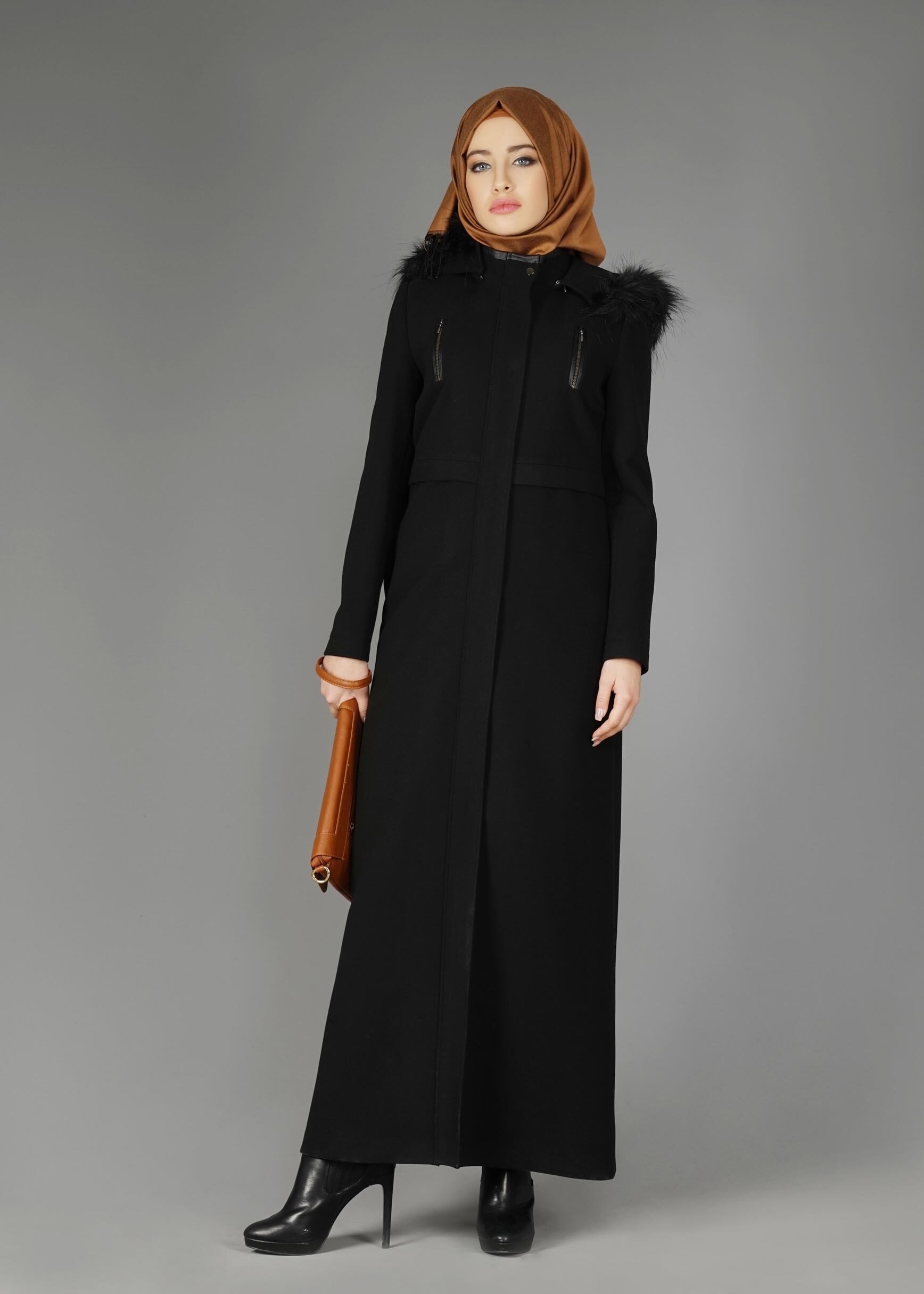 Tesettür giyim SİYAH KAPÜŞONLU KAŞE KABAN 9568