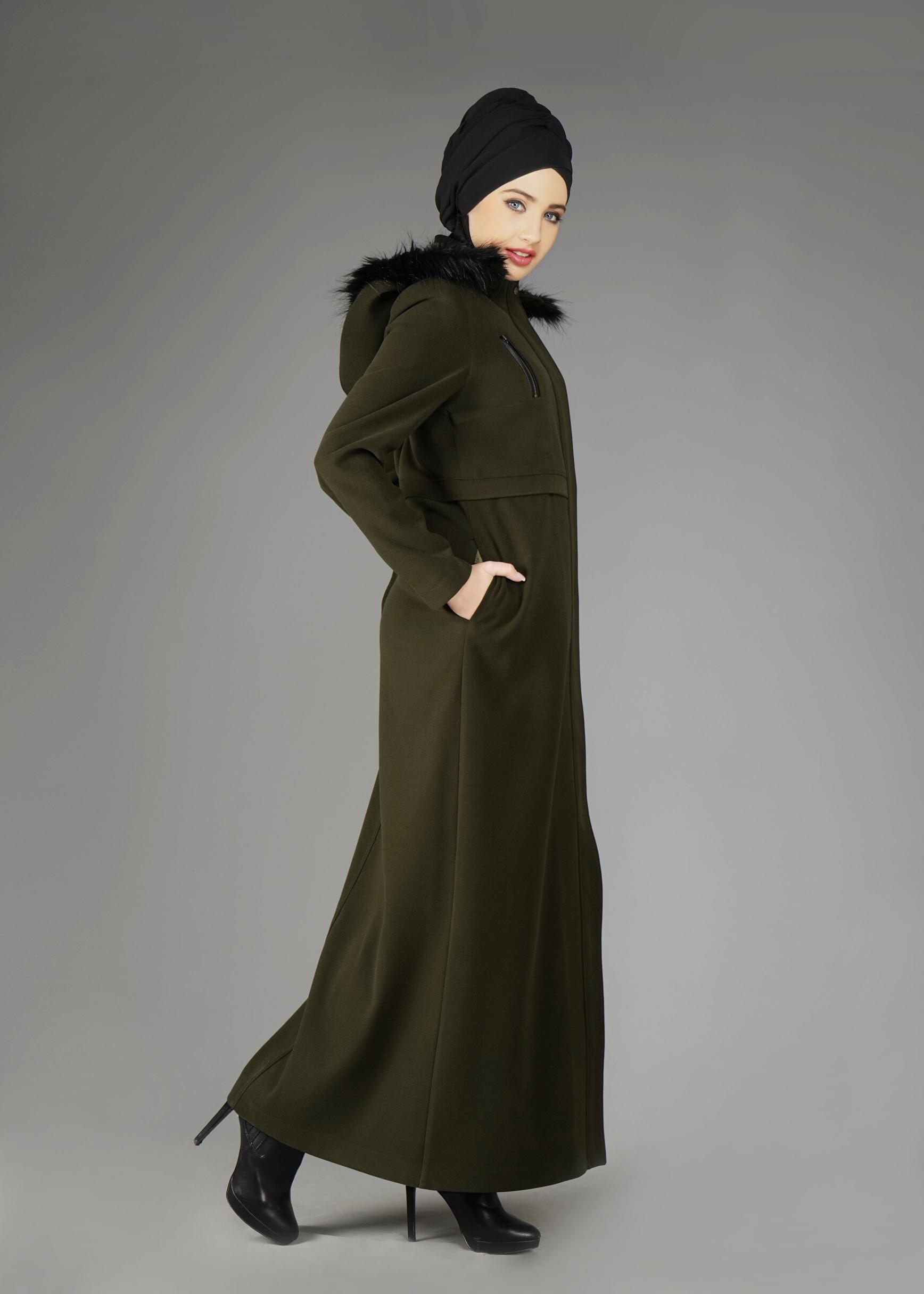 Tesettür giyim HAKİ KAPÜŞONLU KAŞE KABAN 9568