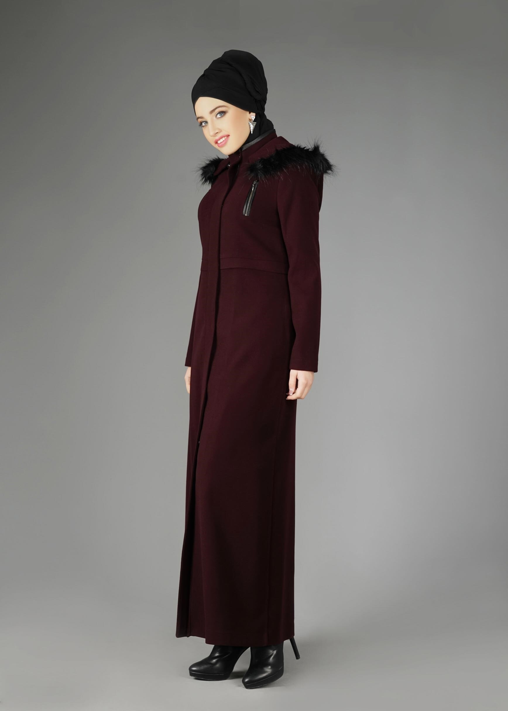 Tesettür giyim BORDO KAPÜŞONLU KAŞE KABAN 9568