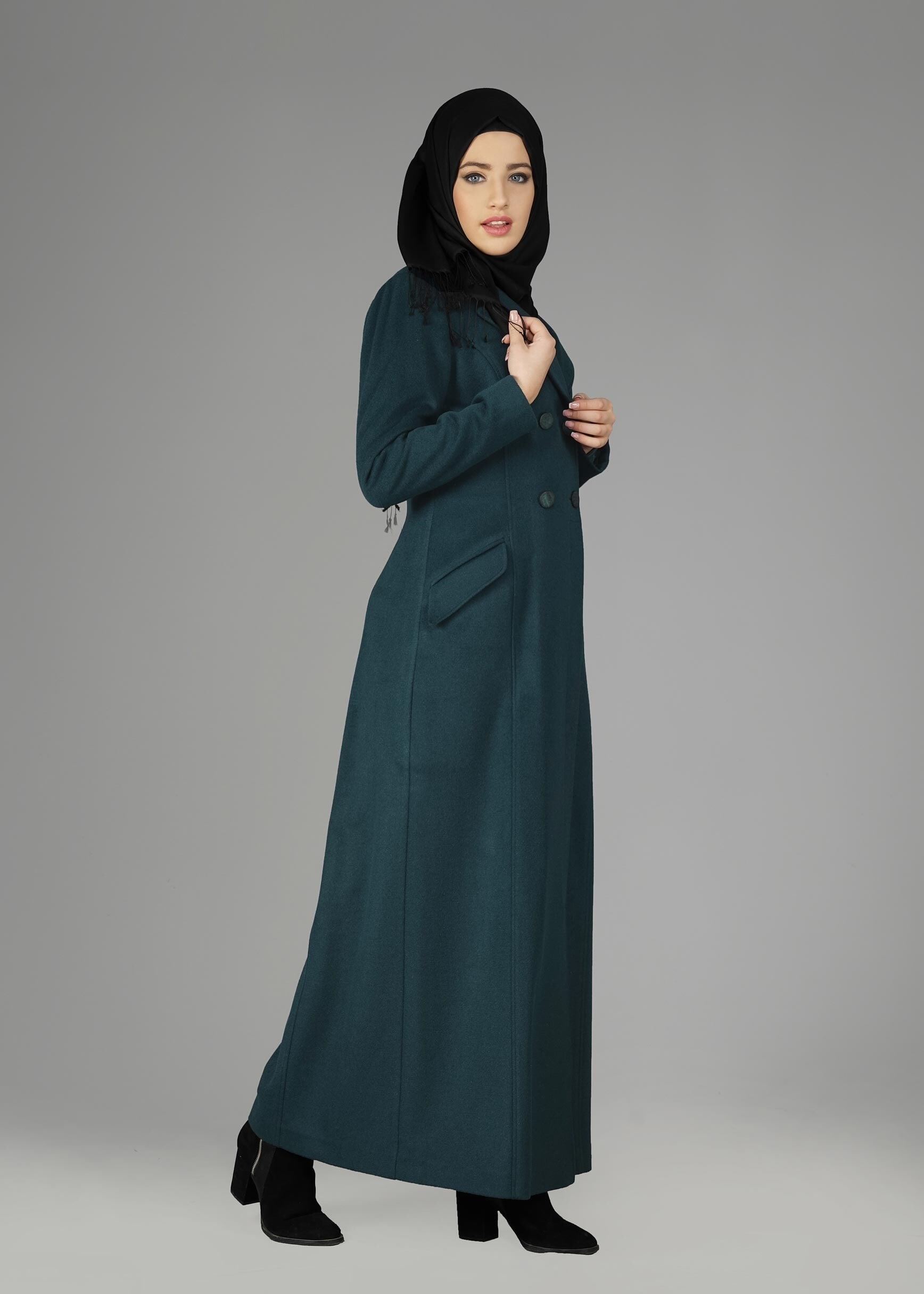 Tesettür giyim YEŞİL CEP DETAYLI DÜĞMELİ MANTO 9583