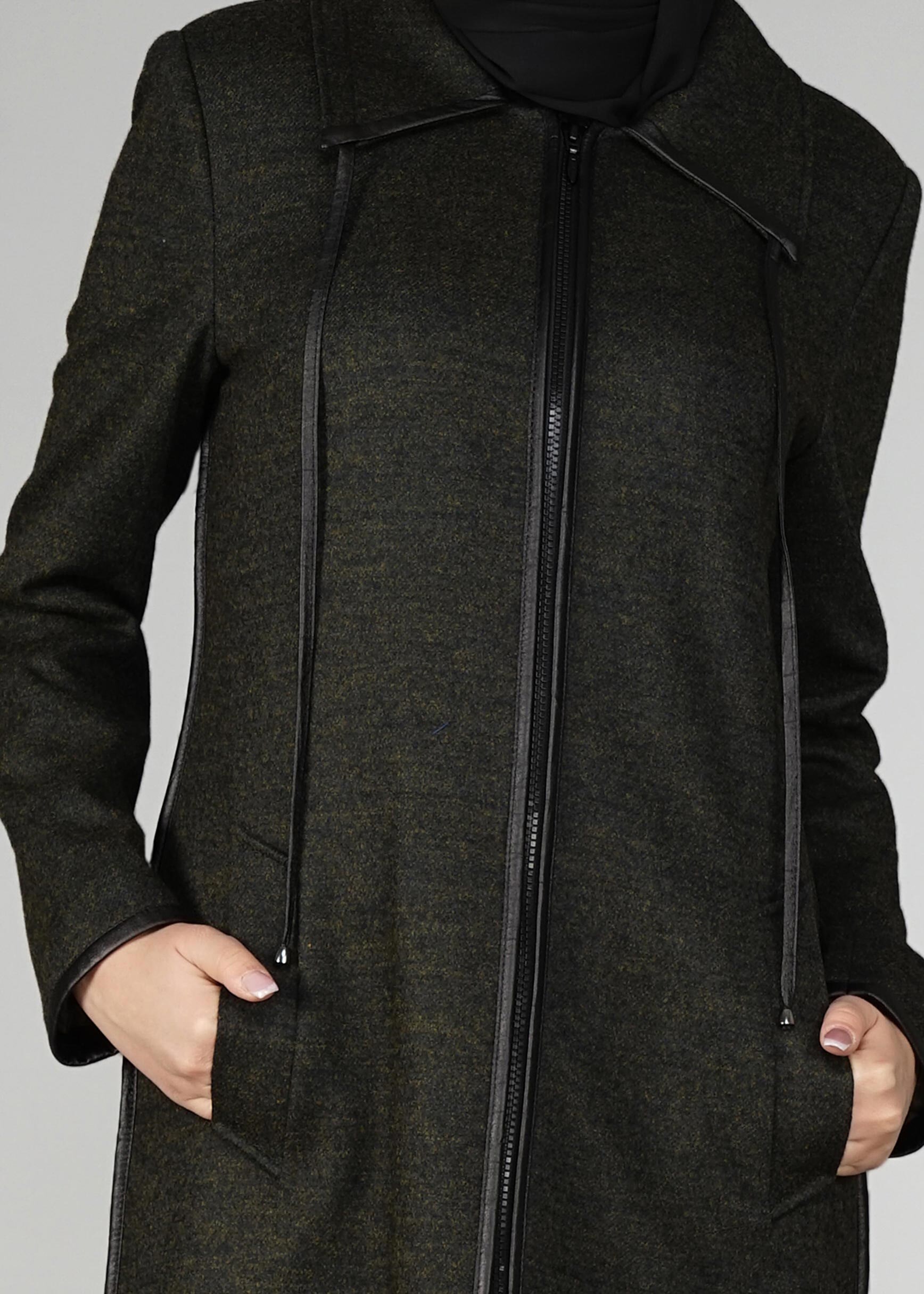 Tesettür giyim YEŞİL CEPLİ MANTO 9587